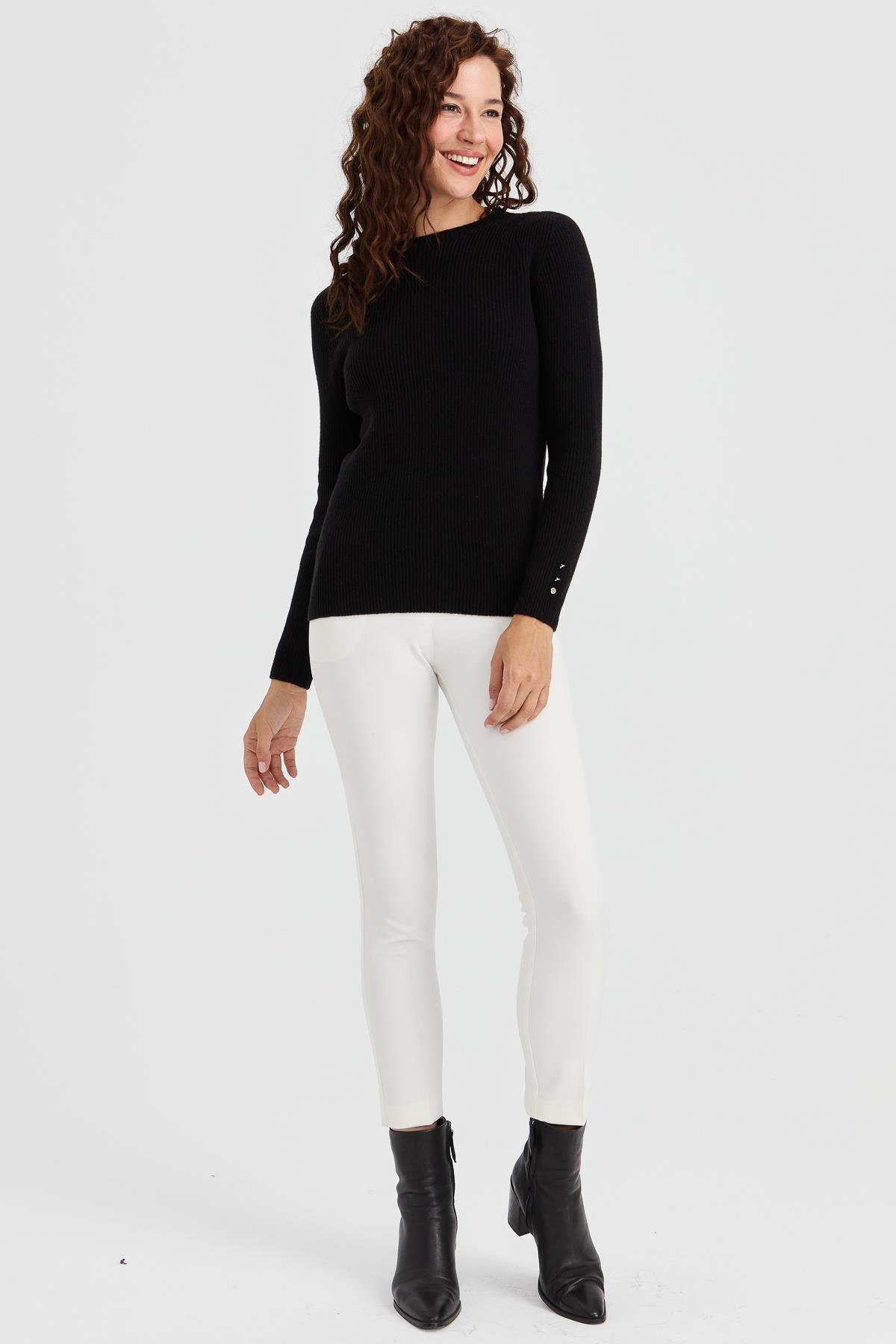 23158Kadın Sıfır Yaka Kol Ucu Düğmeli Yün Kazak Siyah