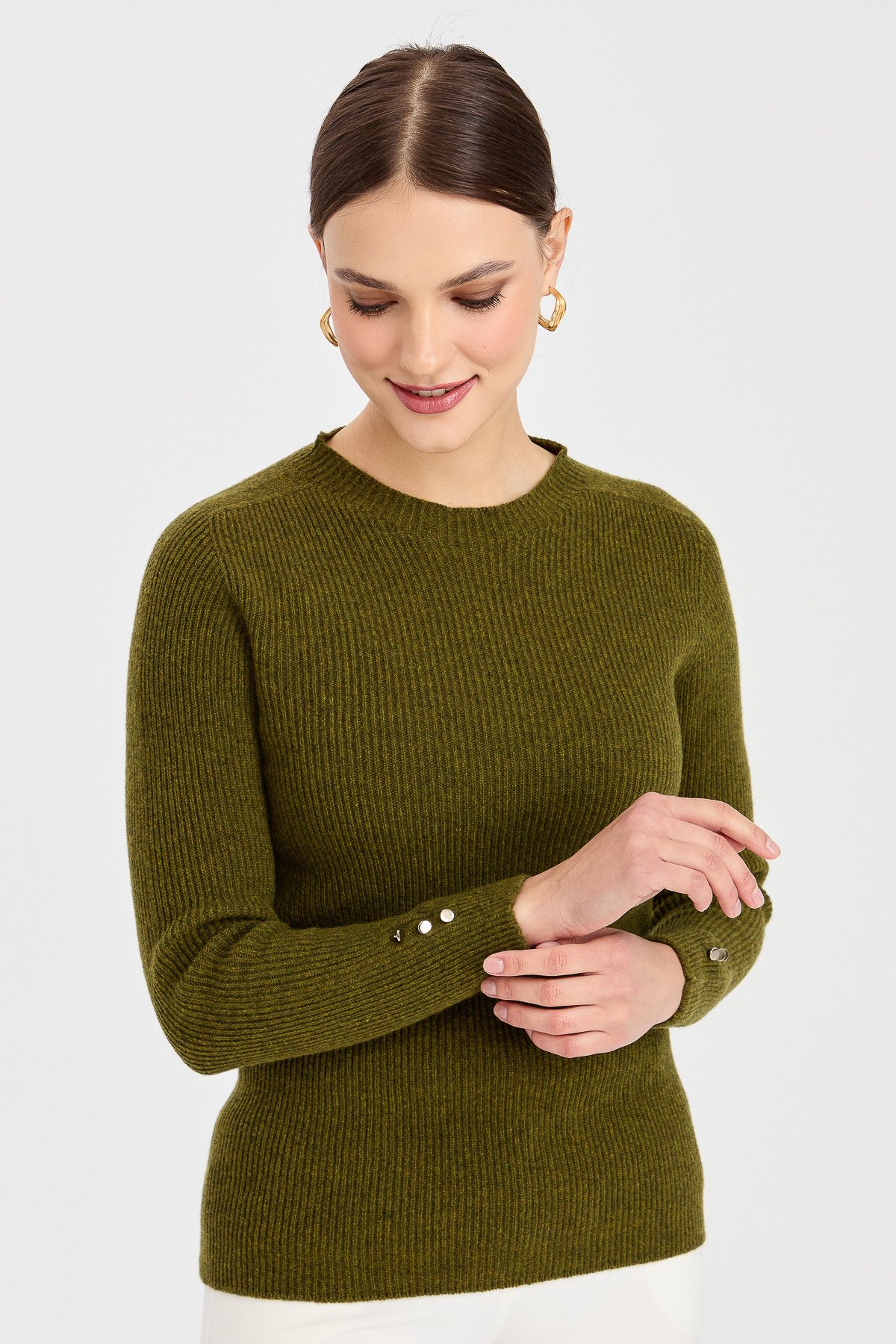 23158Kadın Sıfır Yaka Kol Ucu Düğmeli Yün Kazak A.K.Yeşili