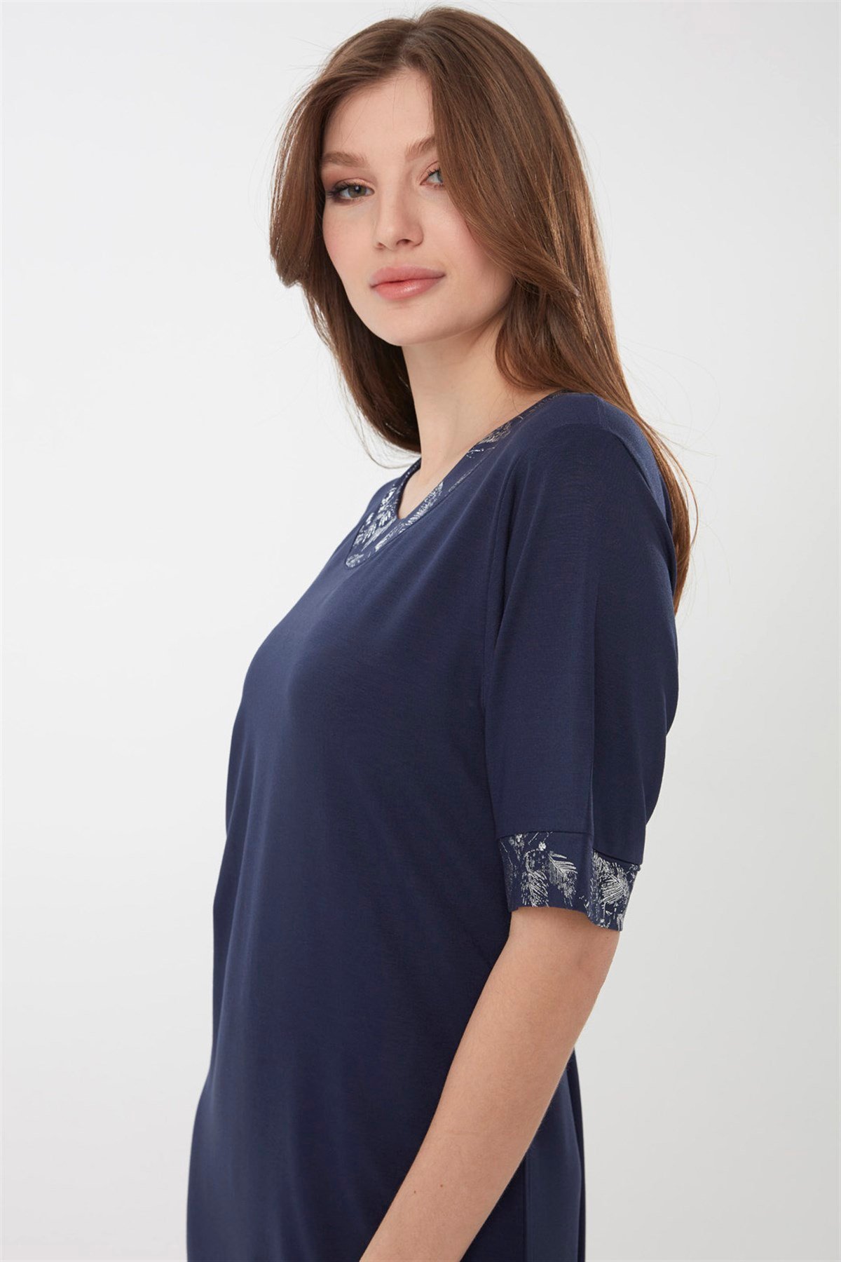 22756Kadın Sıfır Yaka Kolları ve Yakası Desenli Penye Elbise Lacivert