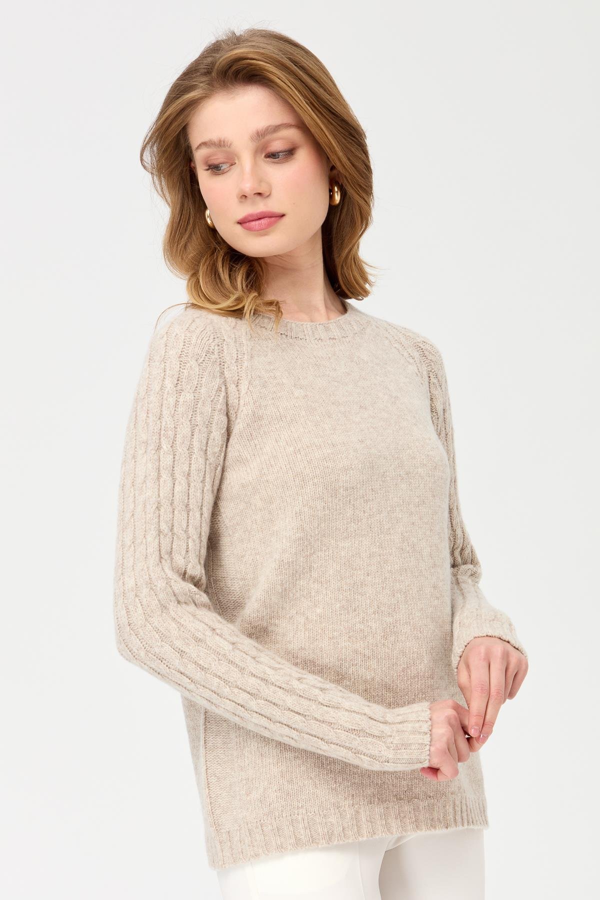 23201Kadın Sıfır Yaka Kolu Saç Örgü Yün Kazak V.Bej