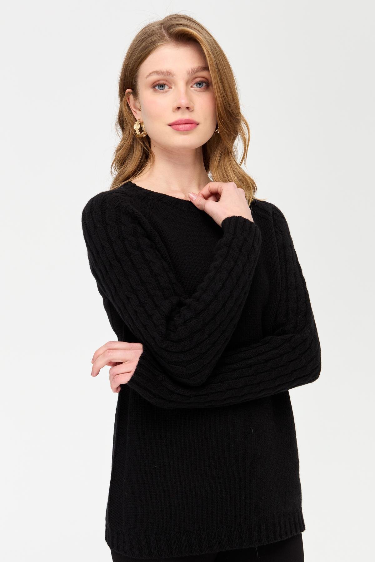 23201Kadın Sıfır Yaka Kolu Saç Örgü Yün Kazak Siyah