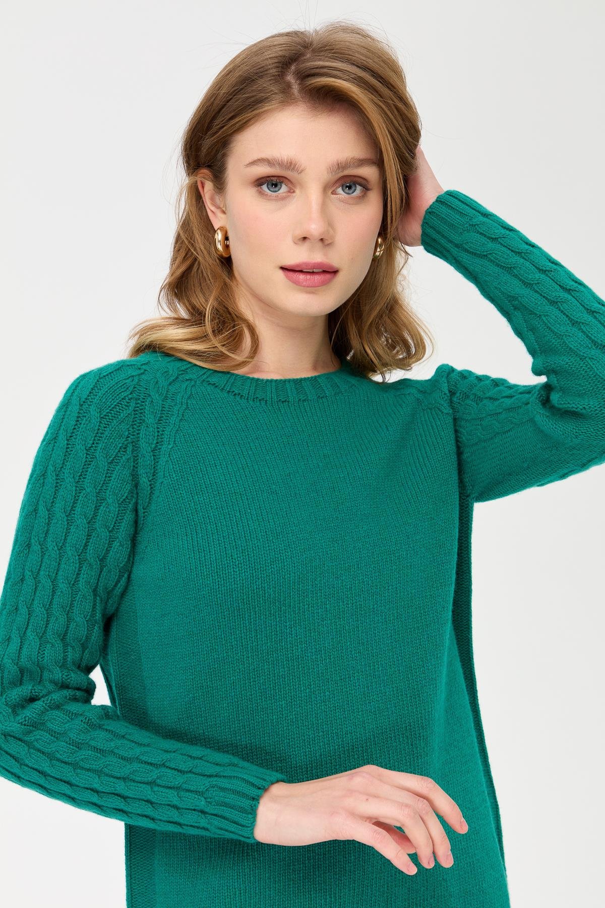 23201Kadın Sıfır Yaka Kolu Saç Örgü Yün Kazak A.Ö.Başı