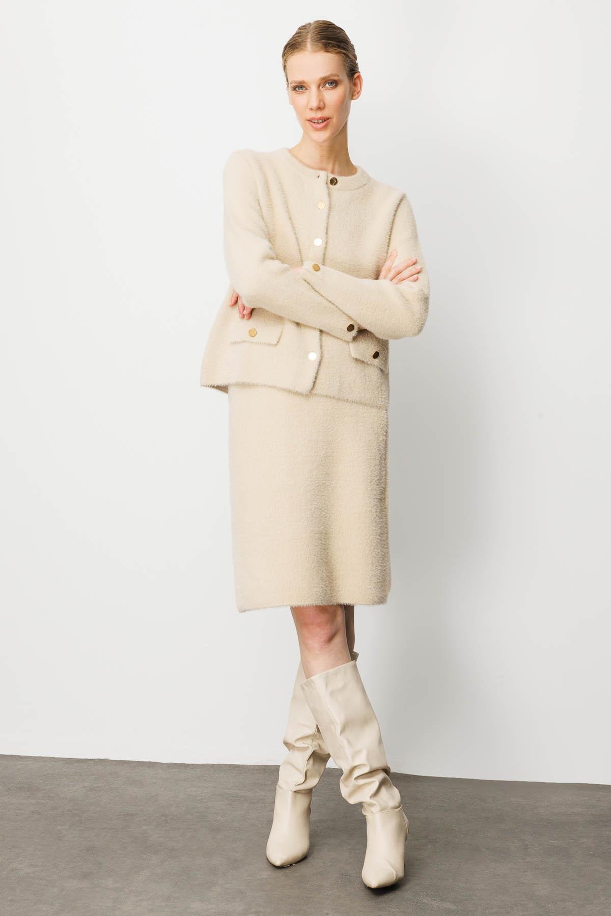 25006Kadın Sıfır Yaka Metal Düğmeli Afrodit Kısa Ceket Bej