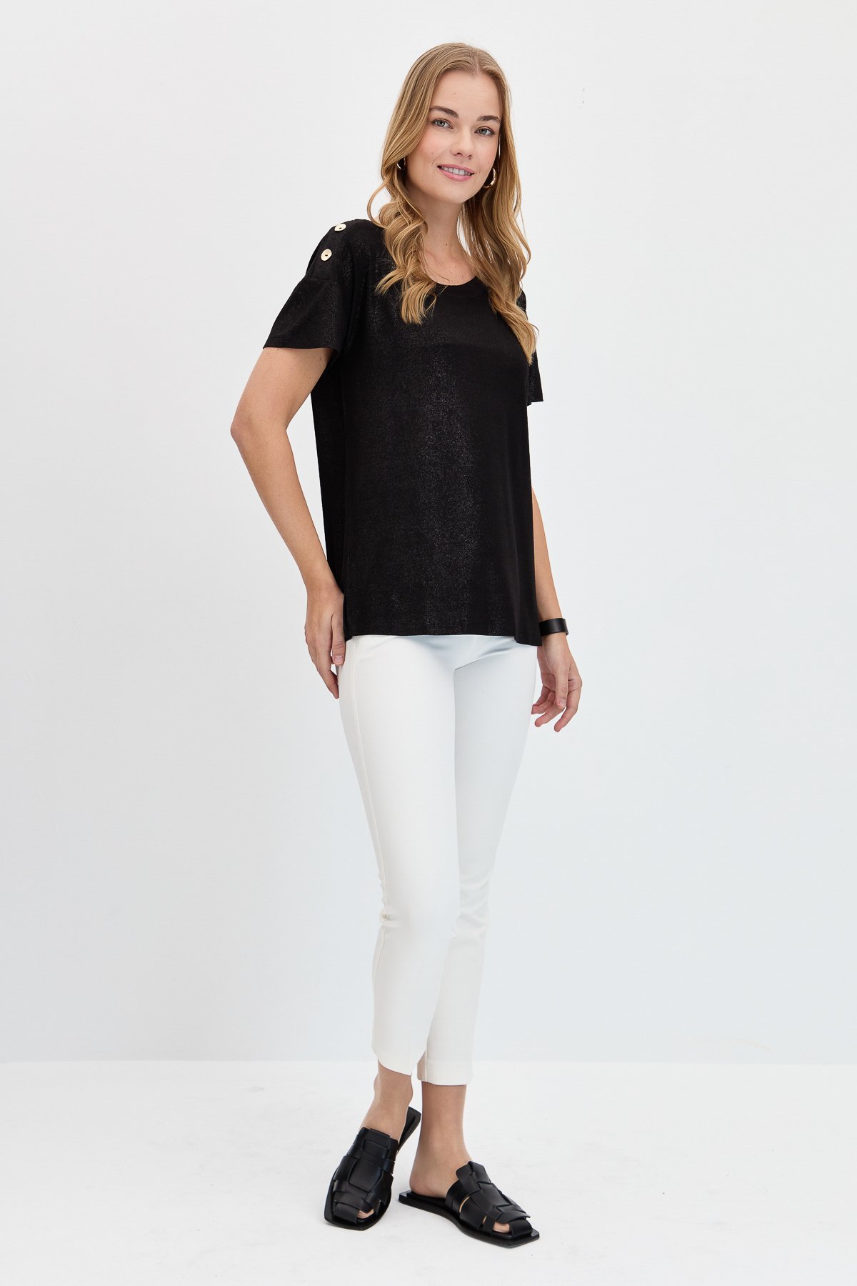 KMY24028Kadın Sıfır Yaka Omuzları Düğmeli Tshirt Siyah