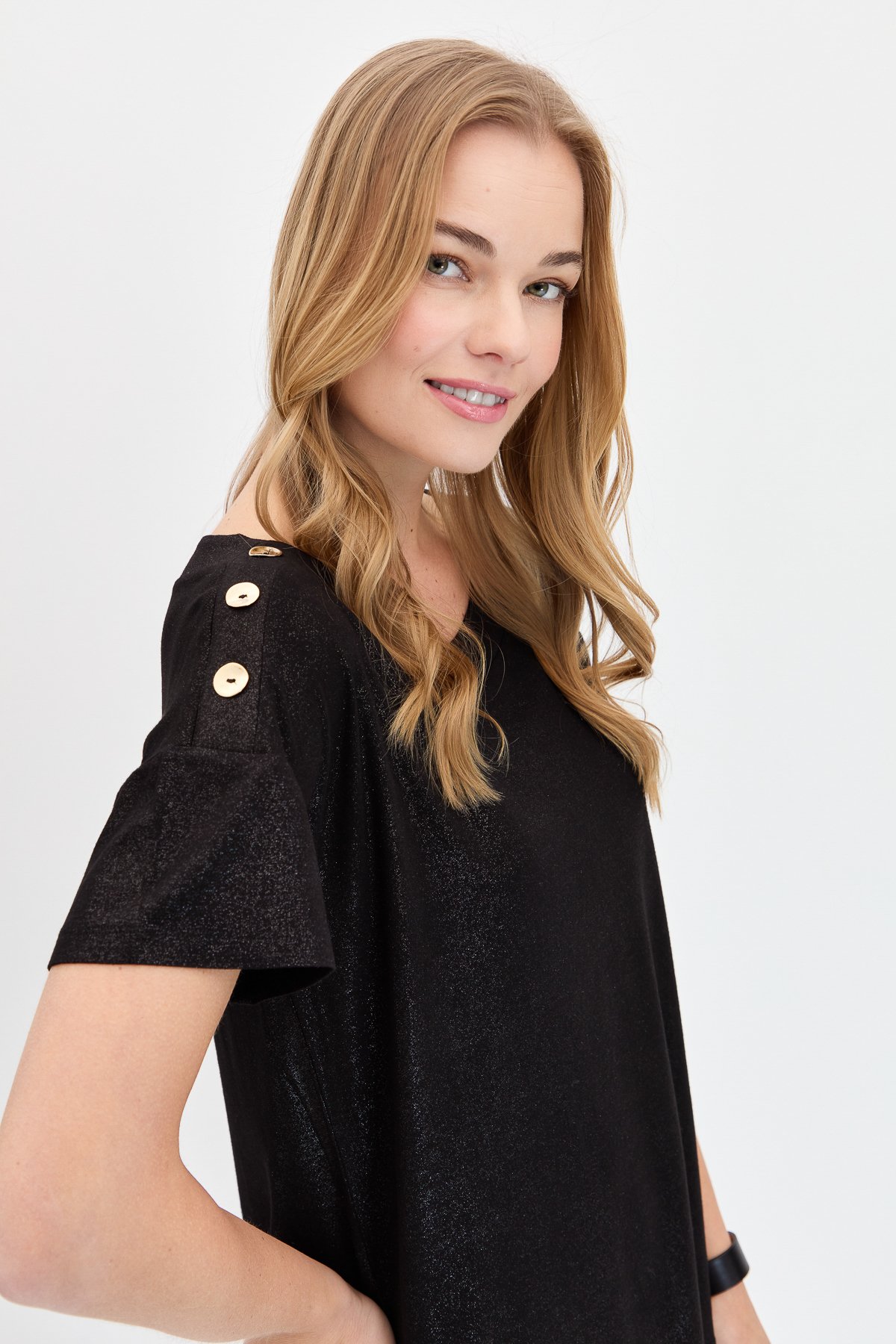 KMY24028Kadın Sıfır Yaka Omuzları Düğmeli Tshirt Siyah