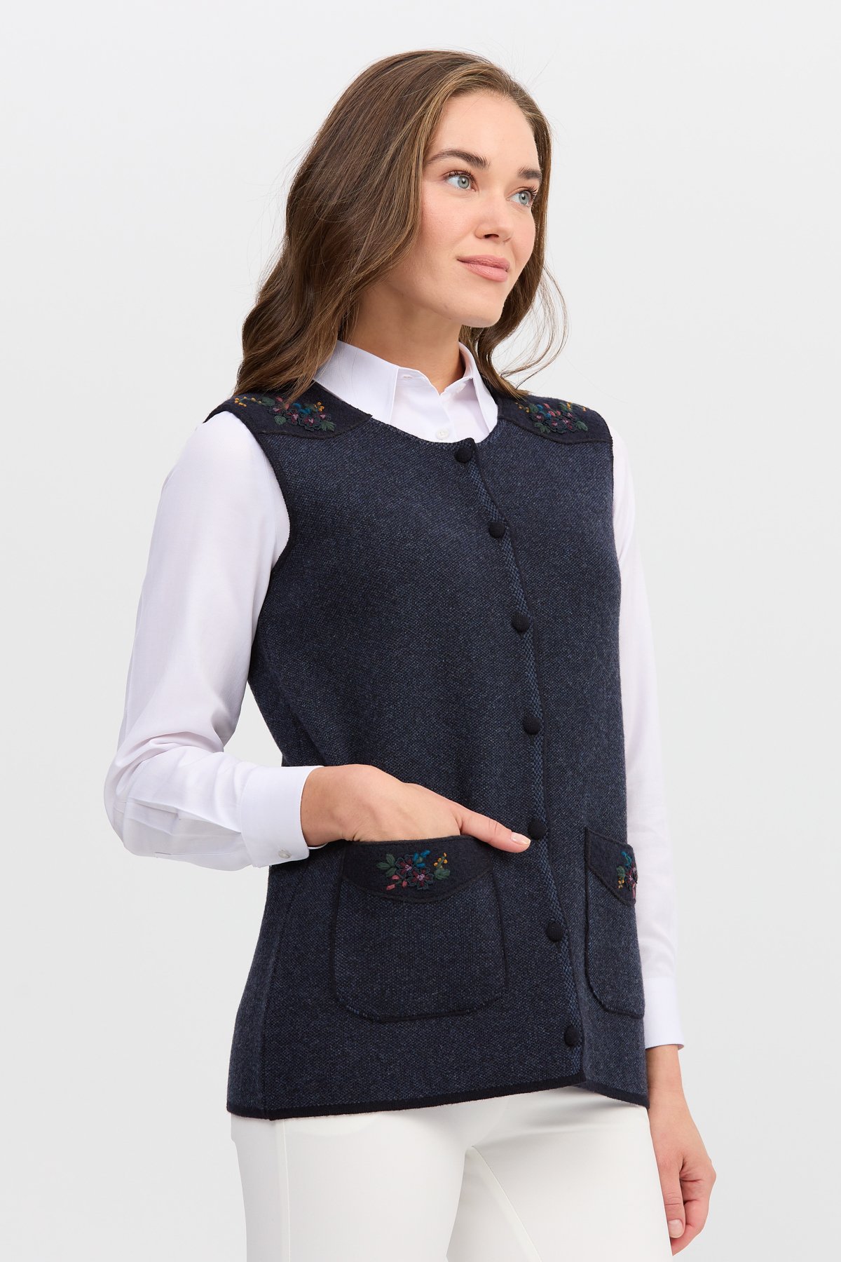 22113Женский жилет на пуговицах с круглым вырезом и карманом на плече с отделкой, темно синий