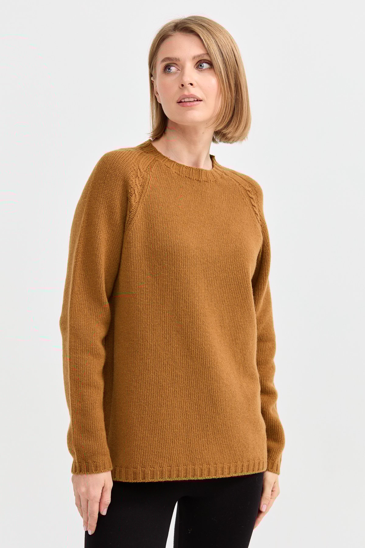 22096Kadın Sıfır Yaka Omzu Saç Örgülü Yün Kazak Taba