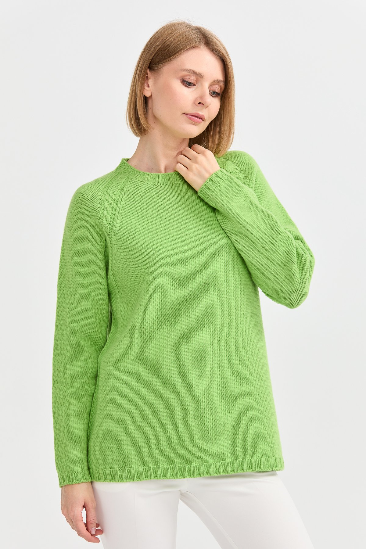 22096Kadın Sıfır Yaka Omzu Saç Örgülü Yün Kazak A.E.Yeşili