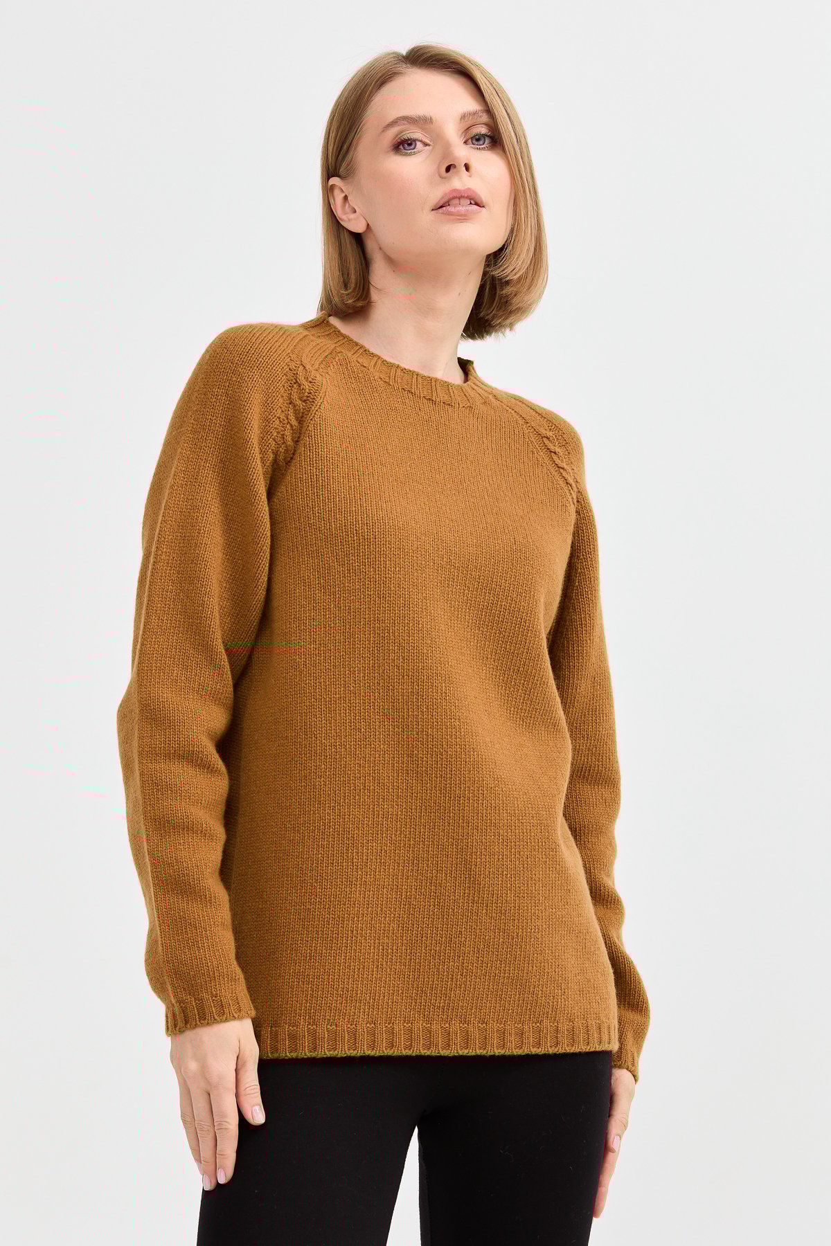 22096Kadın Sıfır Yaka Omzu Saç Örgülü Yün Kazak Taba