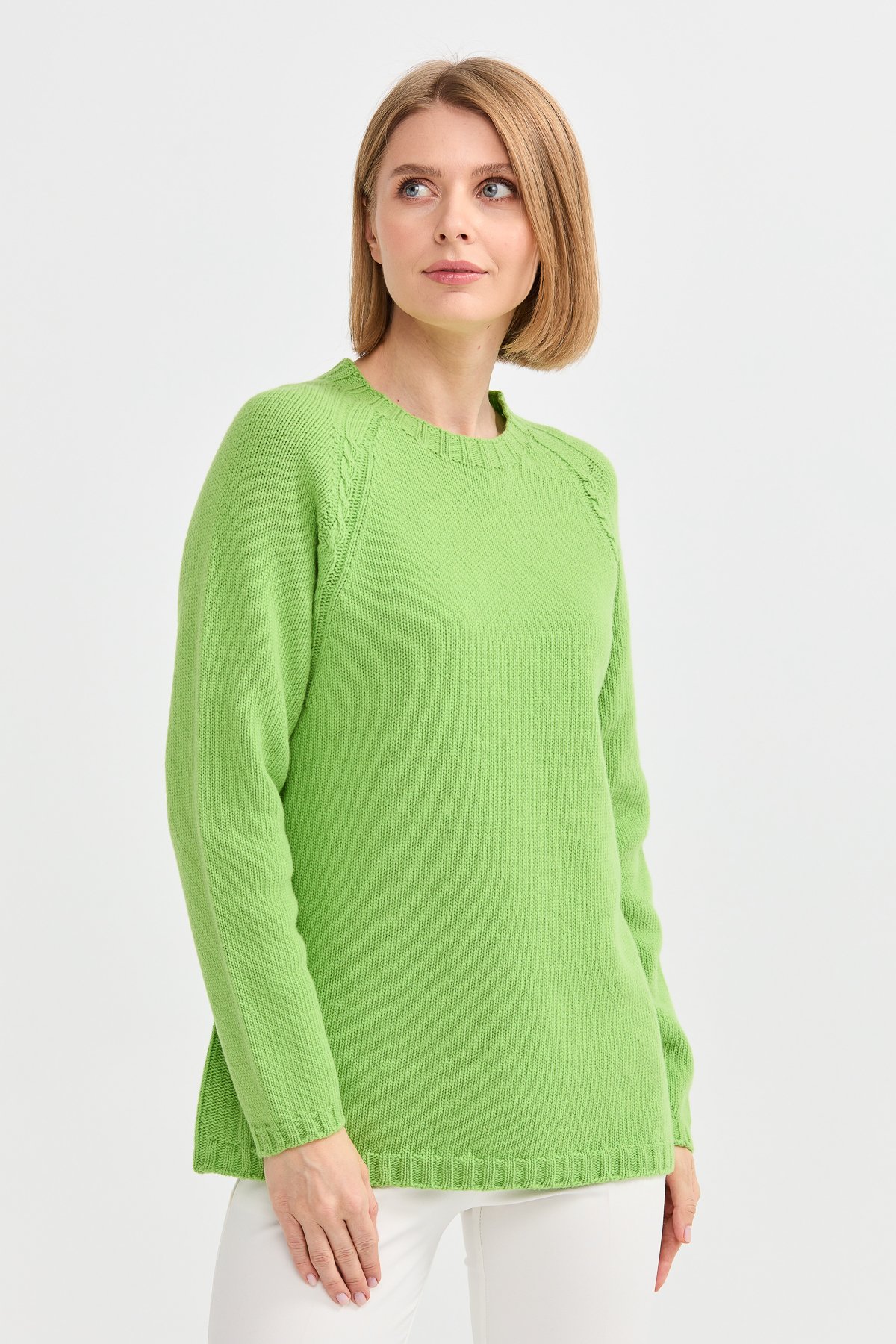 22096Kadın Sıfır Yaka Omzu Saç Örgülü Yün Kazak A.E.Yeşili