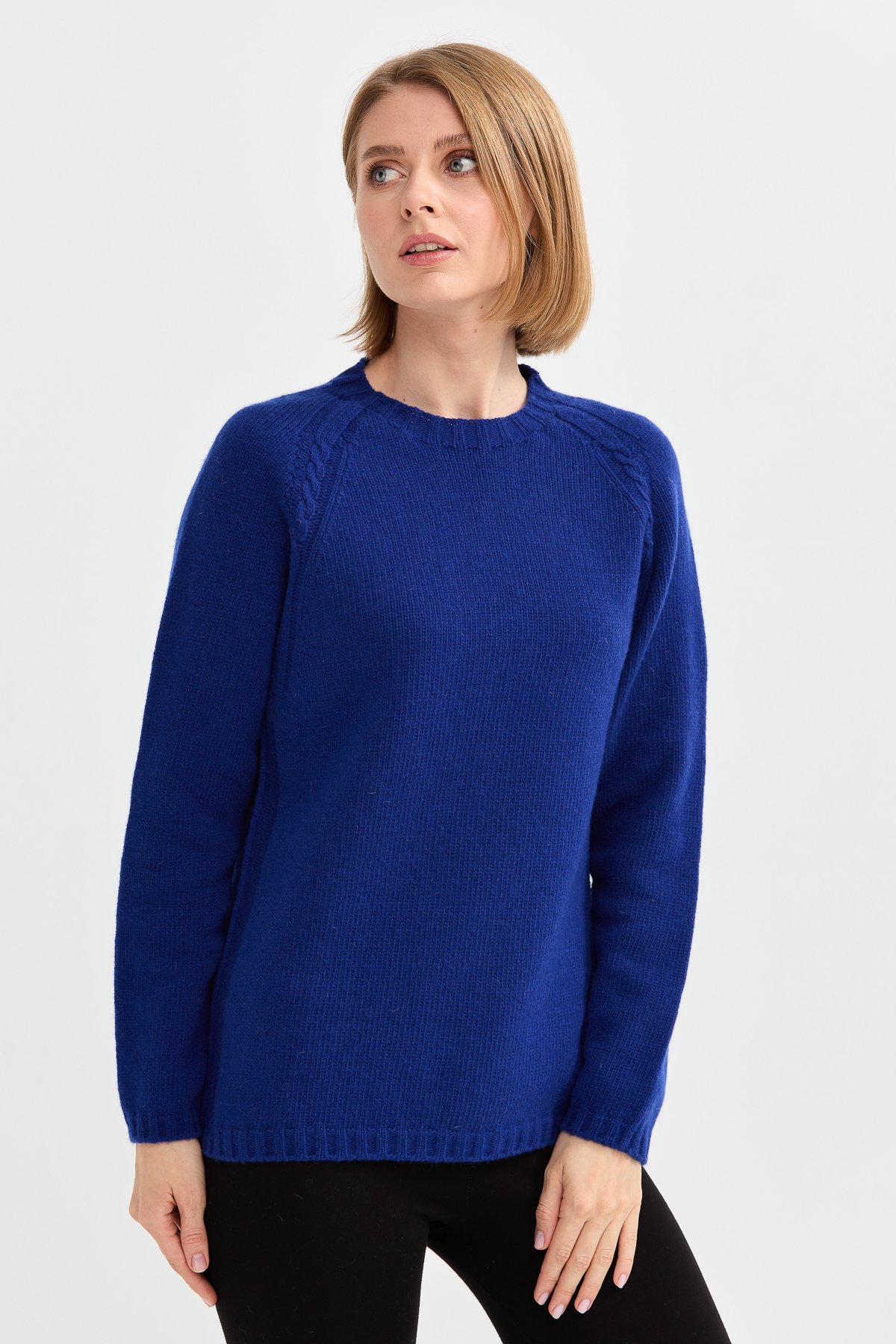 22096Kadın Sıfır Yaka Omzu Saç Örgülü Yün Kazak S.Mavi