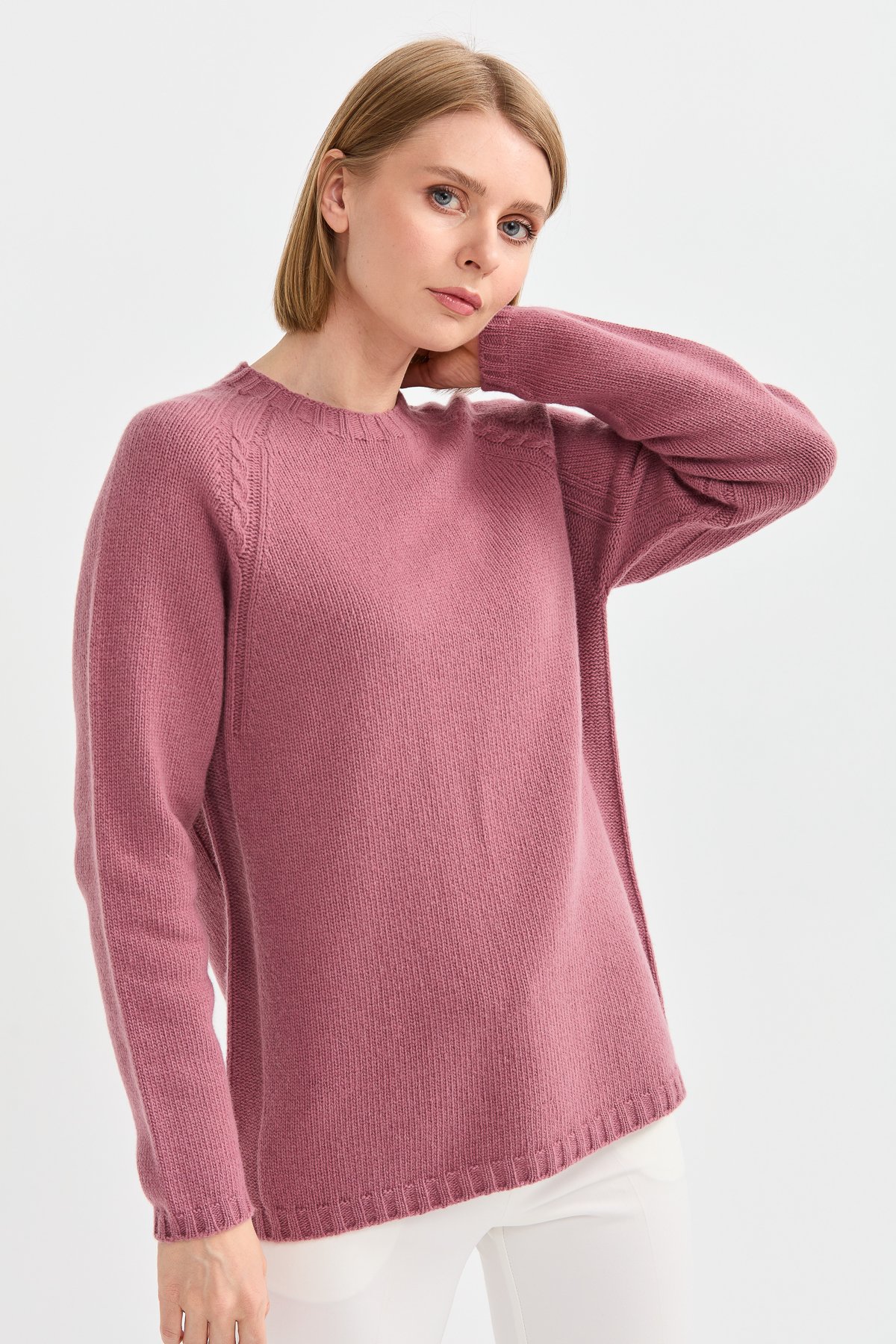 22096Kadın Sıfır Yaka Omzu Saç Örgülü Yün Kazak Y.G.Kurusu