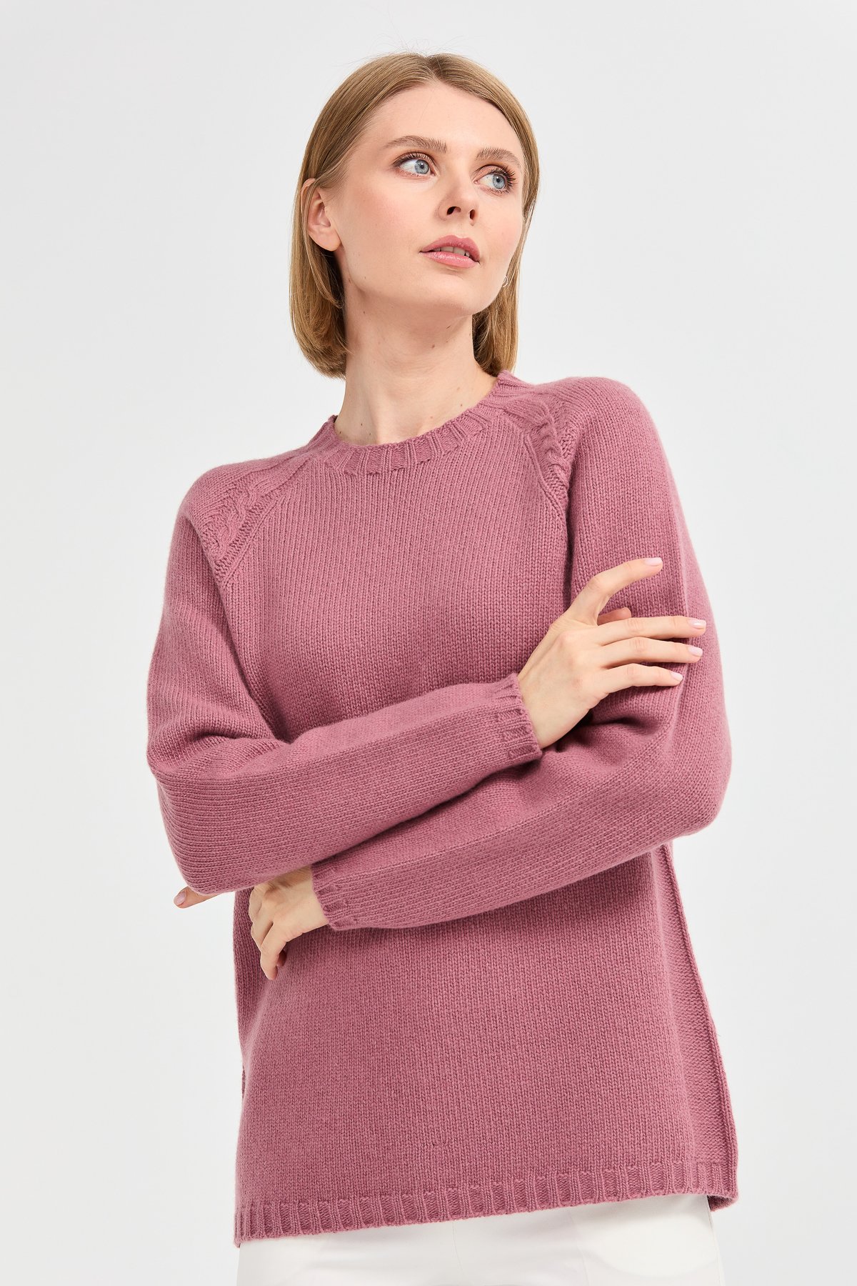 22096Kadın Sıfır Yaka Omzu Saç Örgülü Yün Kazak Y.G.Kurusu