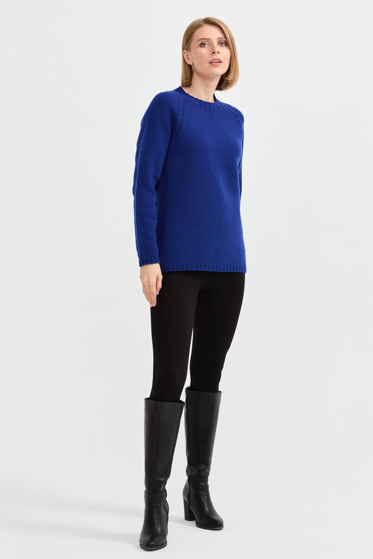 22096Kadın Sıfır Yaka Omzu Saç Örgülü Yün Kazak S.Mavi