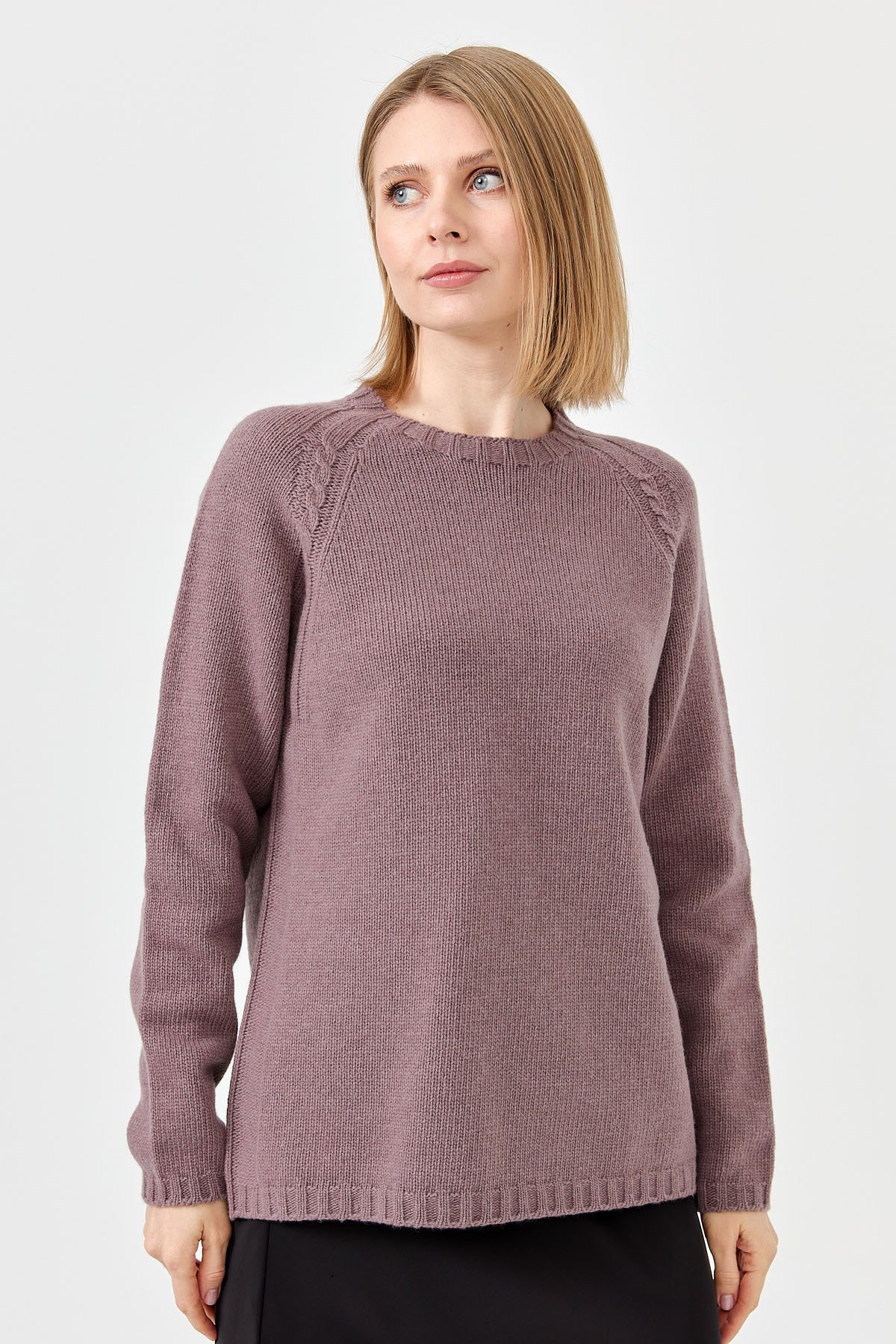 22096Kadın Sıfır Yaka Omzu Saç Örgülü Yün Kazak K.G Kurusu