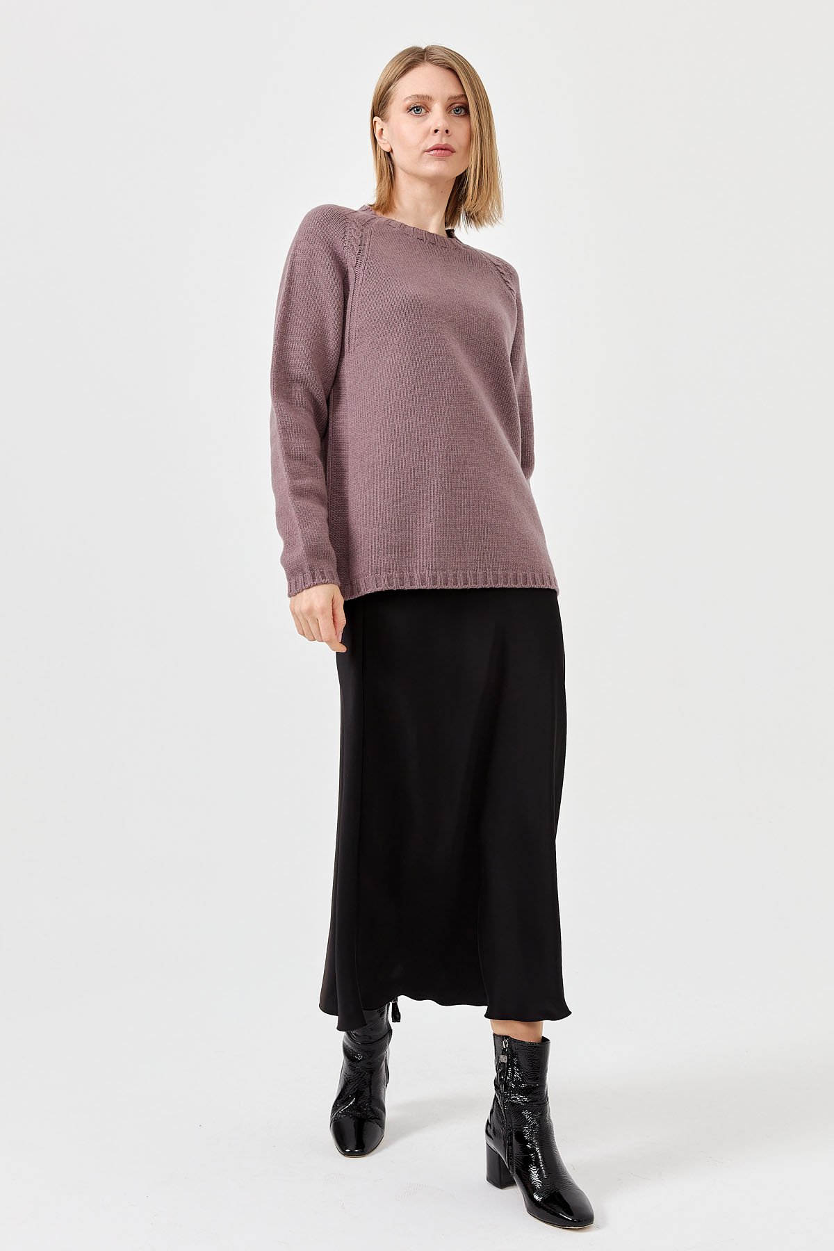 22096Kadın Sıfır Yaka Omzu Saç Örgülü Yün Kazak K.G Kurusu