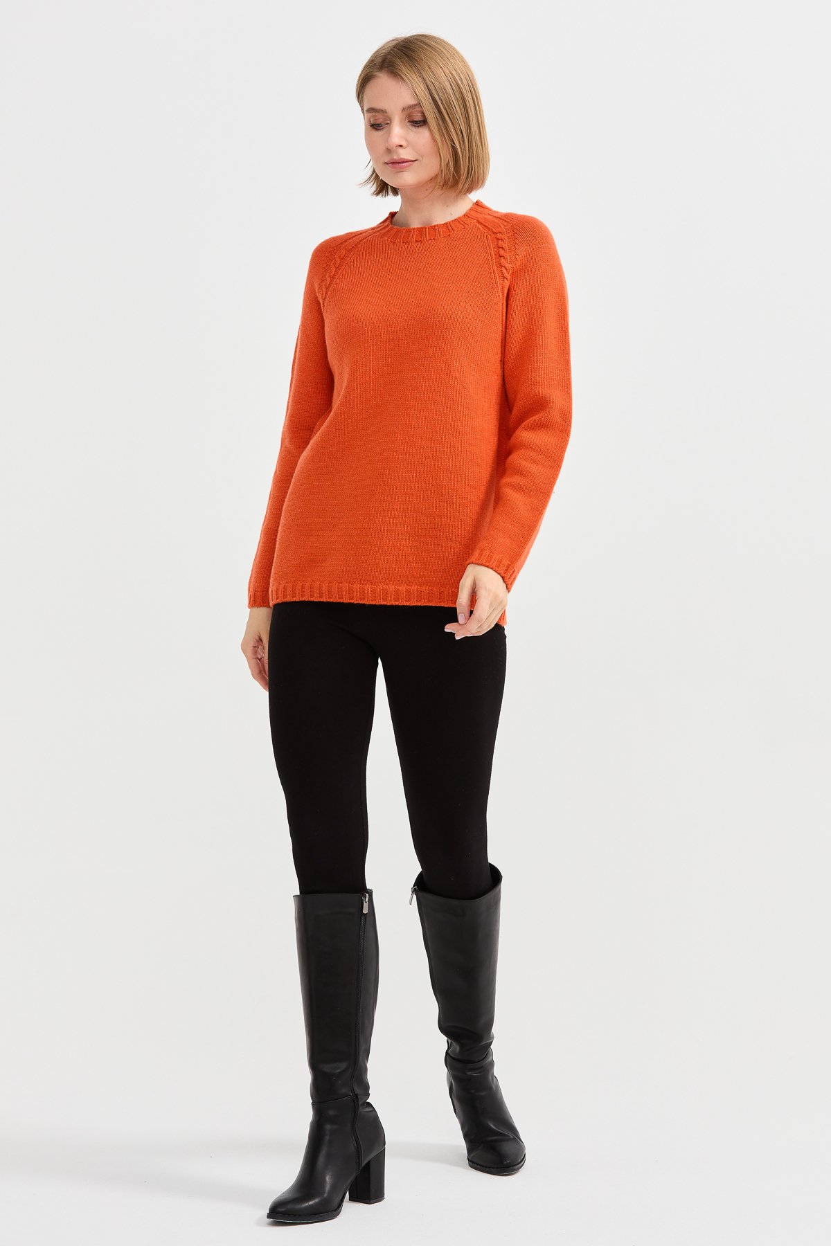 22096Kadın Sıfır Yaka Omzu Saç Örgülü Yün Kazak Portakal