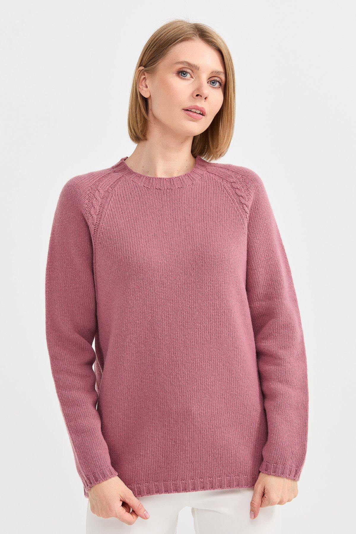 22096Kadın Sıfır Yaka Omzu Saç Örgülü Yün Kazak Y.G.Kurusu