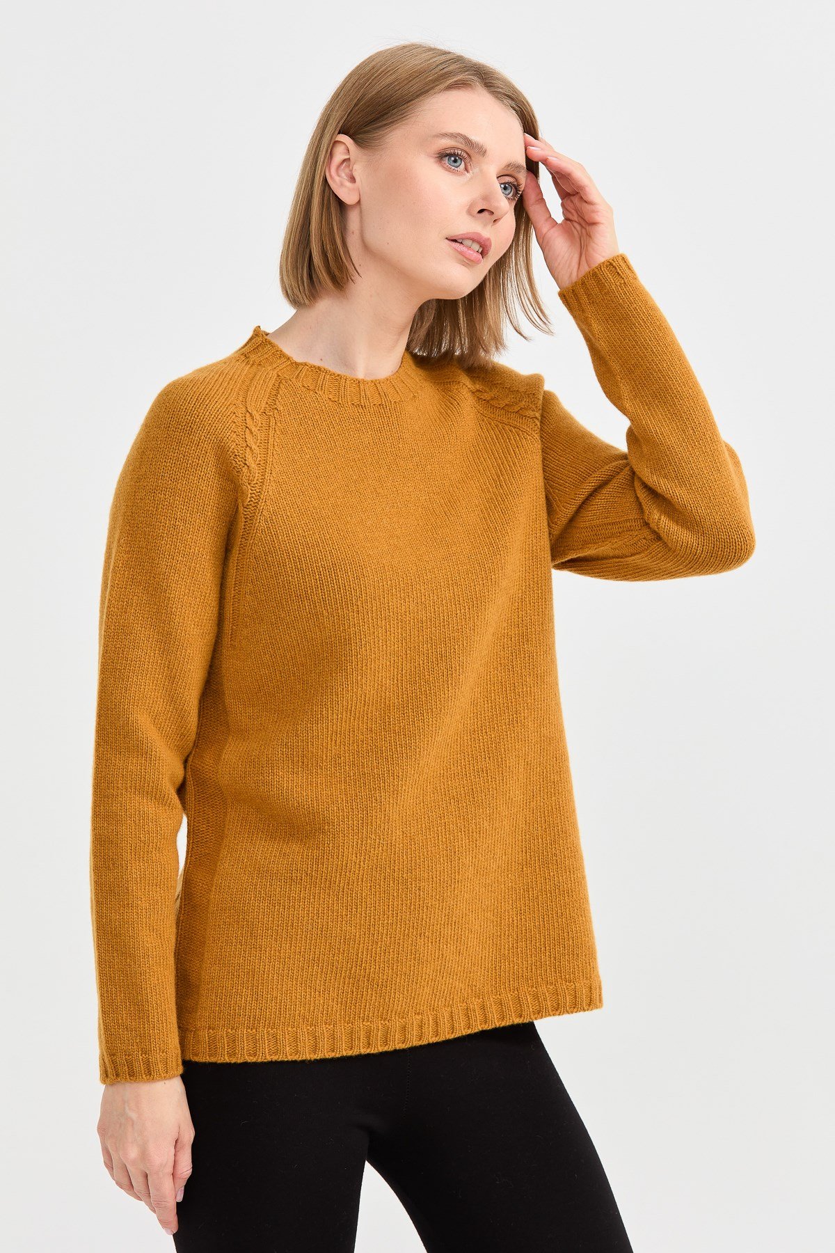 22096Kadın Sıfır Yaka Omzu Saç Örgülü Yün Kazak Hardal