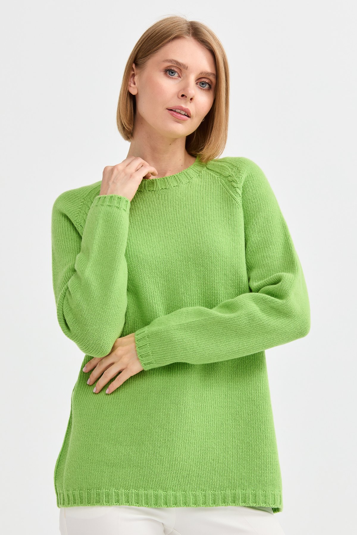 22096Kadın Sıfır Yaka Omzu Saç Örgülü Yün Kazak A.E.Yeşili