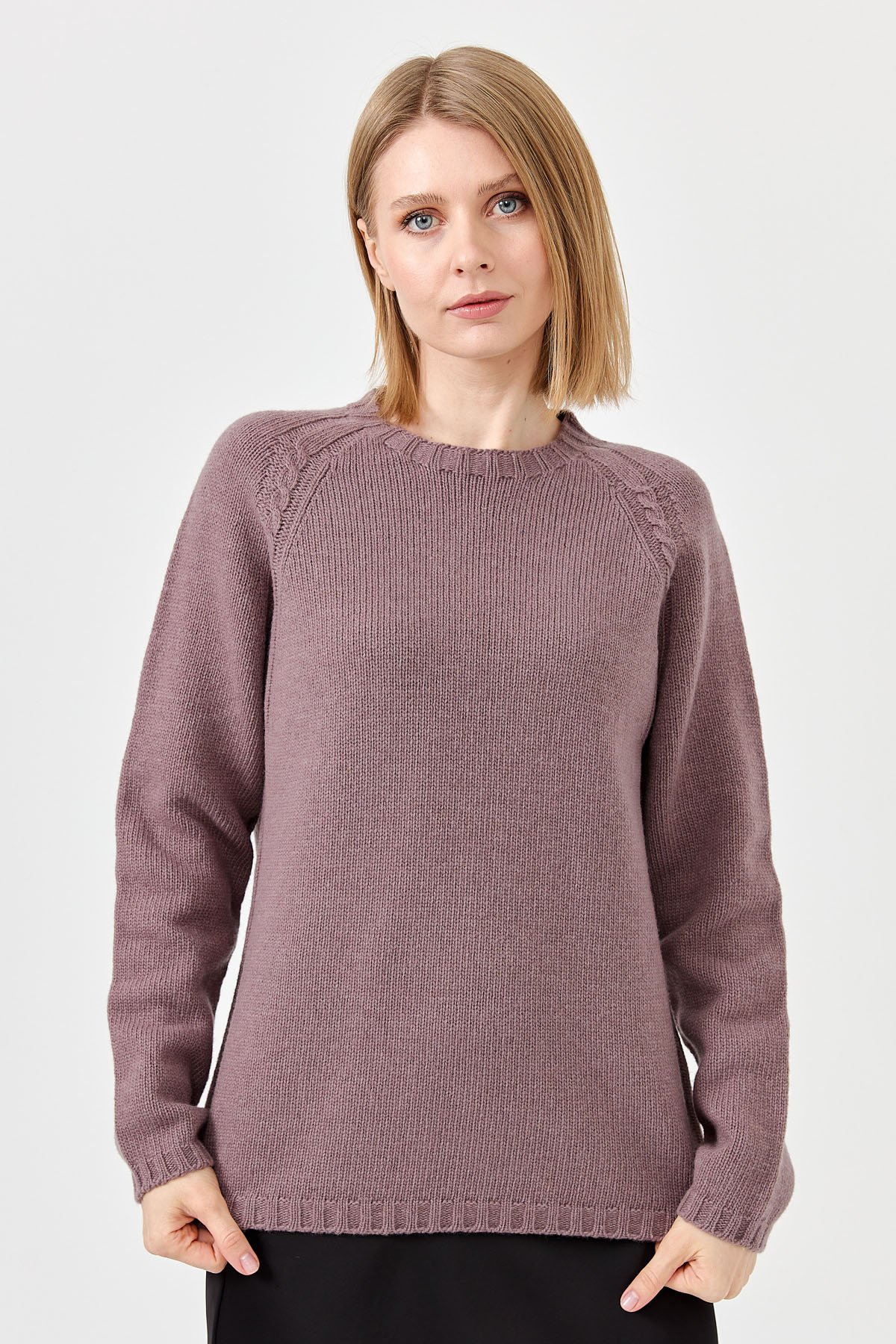 22096Kadın Sıfır Yaka Omzu Saç Örgülü Yün Kazak K.G Kurusu