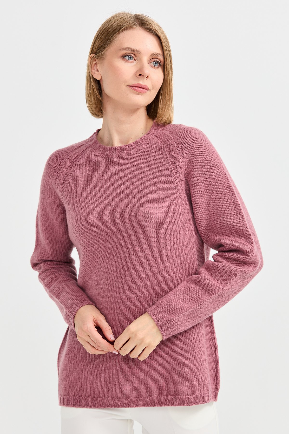 22096Kadın Sıfır Yaka Omzu Saç Örgülü Yün Kazak Y.G.Kurusu