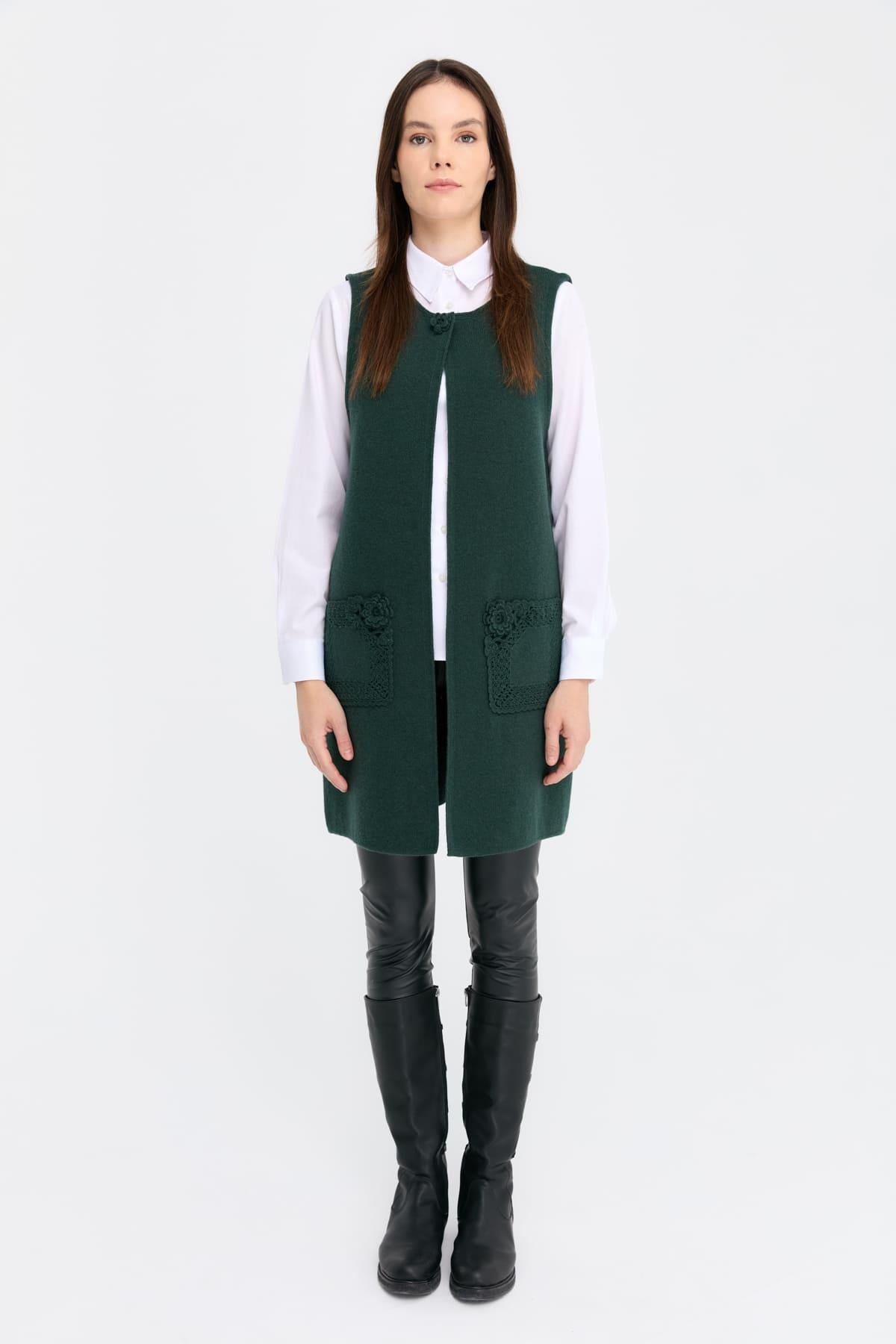 24016Kadın Sıfır Yaka Önü Açık Uzun Yün Yelek Yeşil