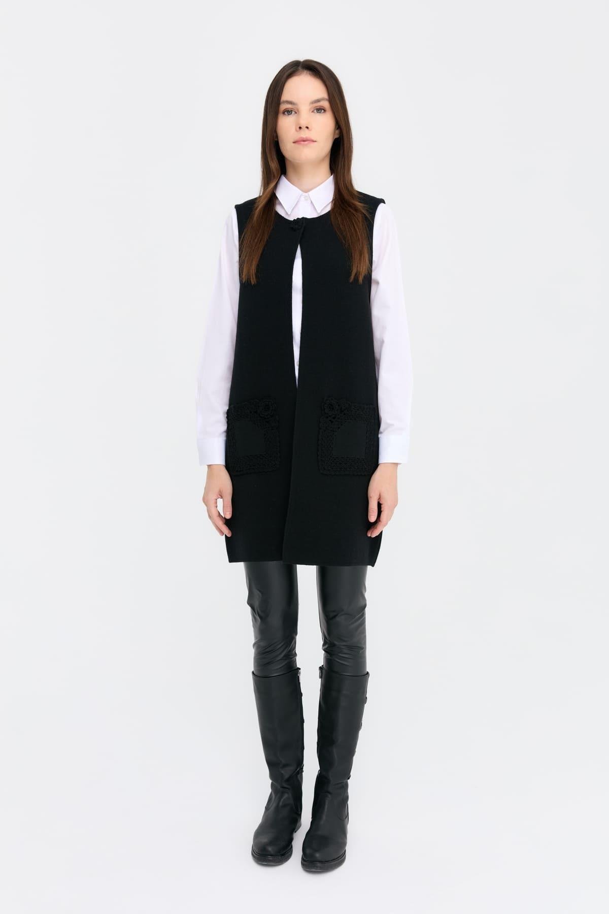 24016Kadın Sıfır Yaka Önü Açık Uzun Yün Yelek Siyah