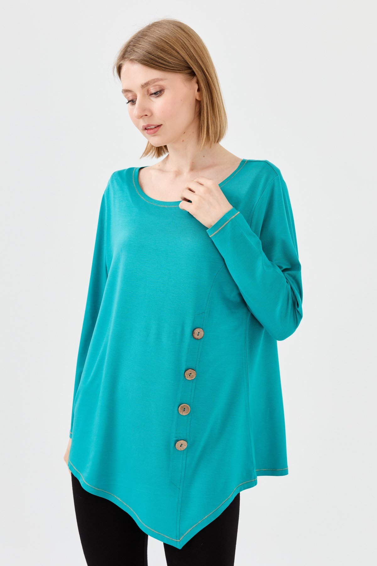 23784Kadın Sıfır Yaka Önü Ahşap Düğmeli Penye Bluz Yeşil