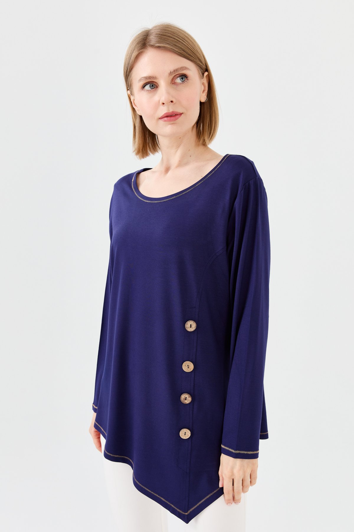 23784Kadın Sıfır Yaka Önü Ahşap Düğmeli Penye Bluz Lacivert