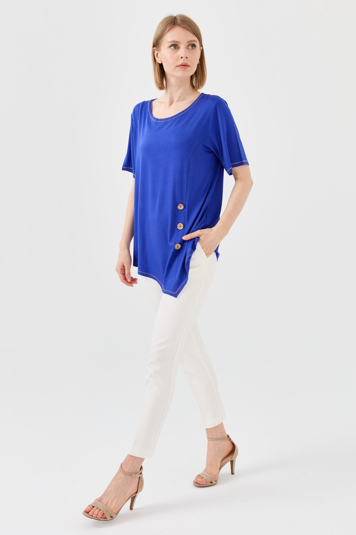 23783Kadın Sıfır Yaka Önü Ahşap Düğmeli Penye T-shirt Saks