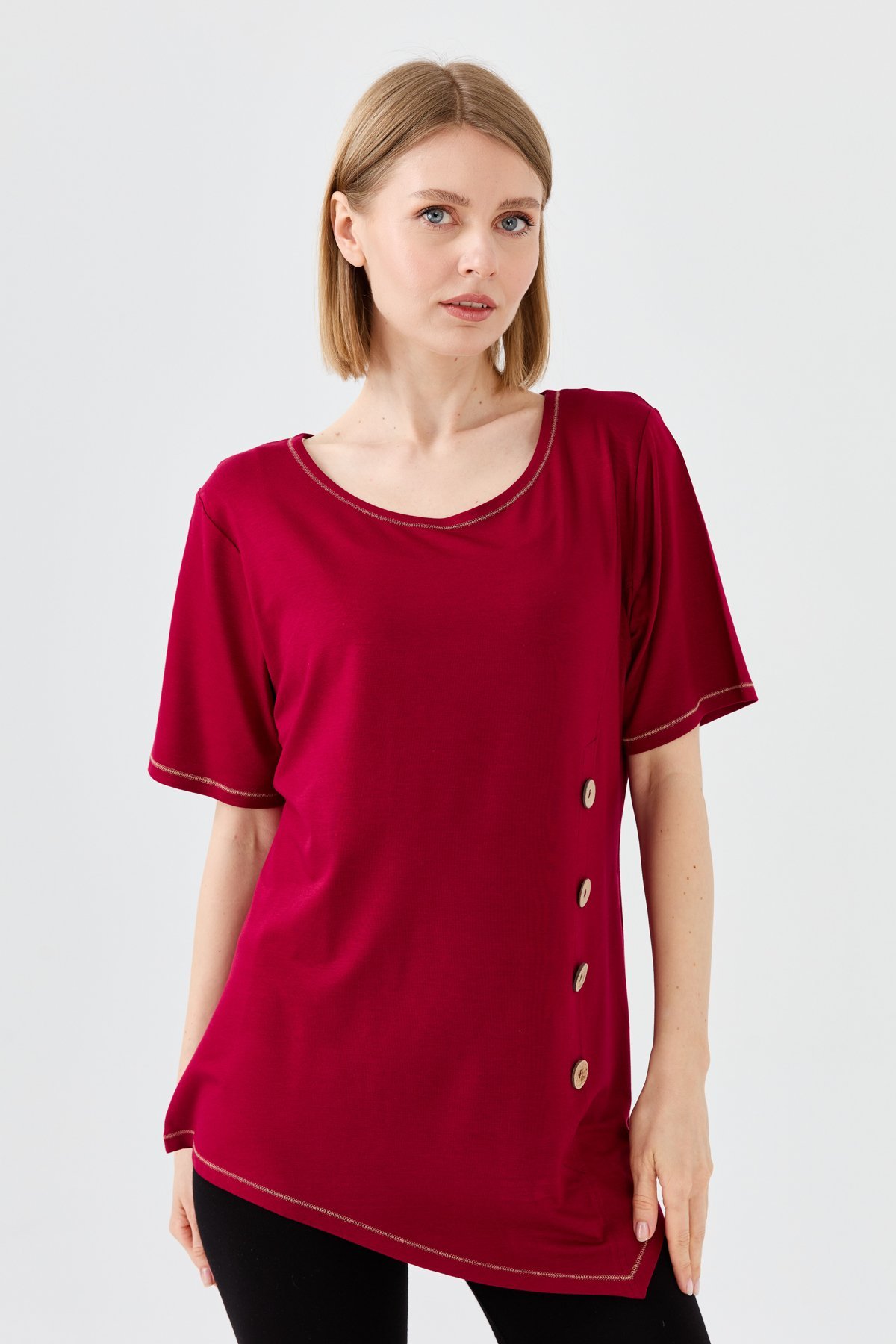 23783Kadın Sıfır Yaka Önü Ahşap Düğmeli Penye T-shirt Bordo