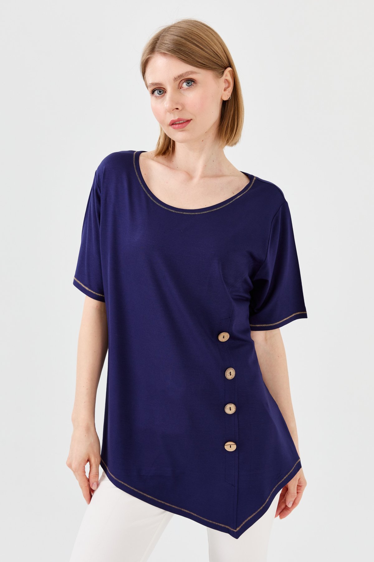 23783Kadın Sıfır Yaka Önü Ahşap Düğmeli Penye T-shirt Lacivert