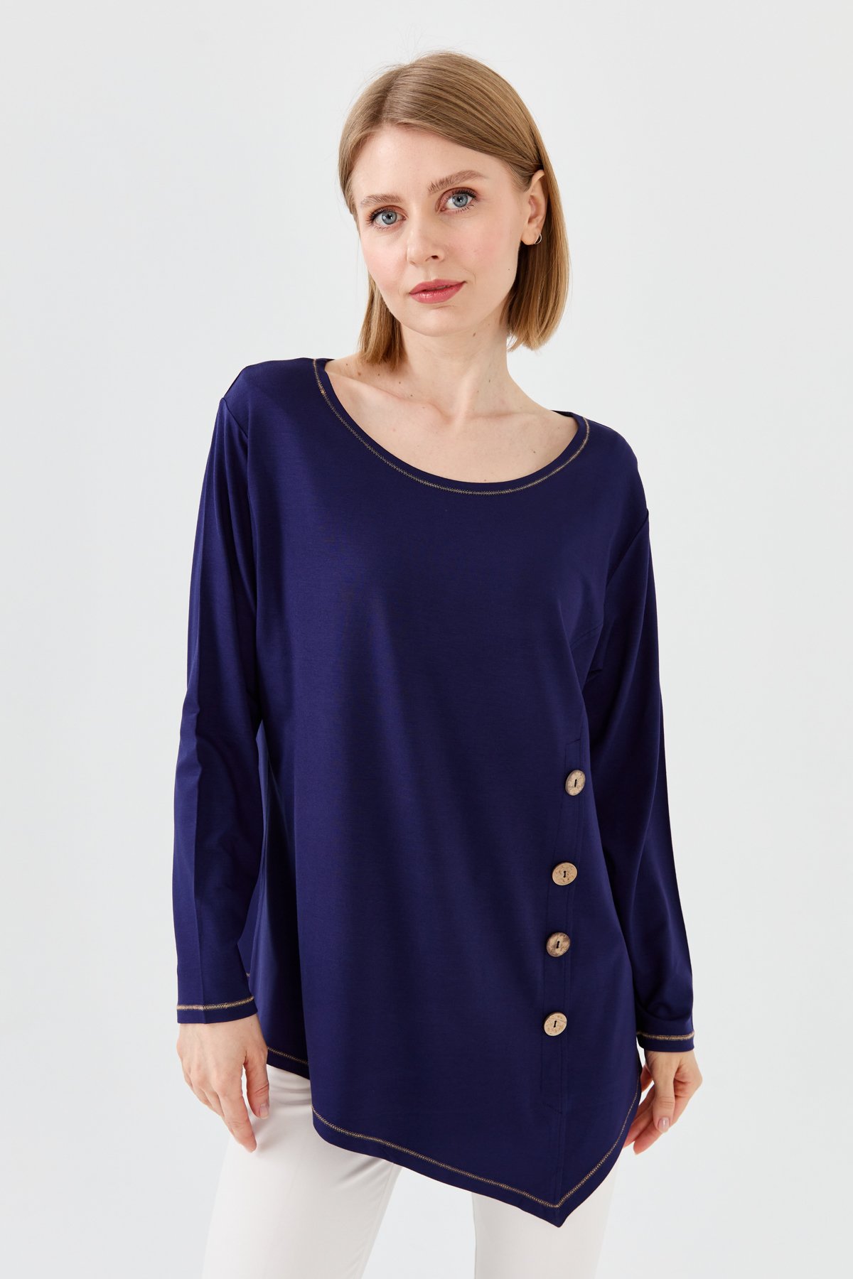 23784Kadın Sıfır Yaka Önü Ahşap Düğmeli Penye Bluz Lacivert