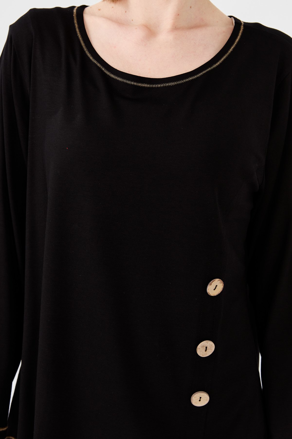 23784Kadın Sıfır Yaka Önü Ahşap Düğmeli Penye Bluz Siyah