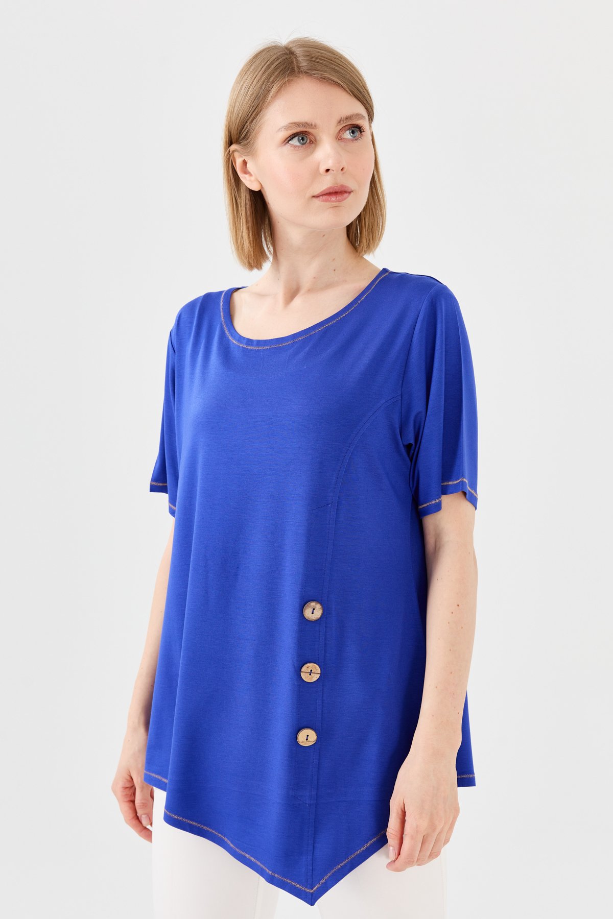 23783Kadın Sıfır Yaka Önü Ahşap Düğmeli Penye T-shirt Saks