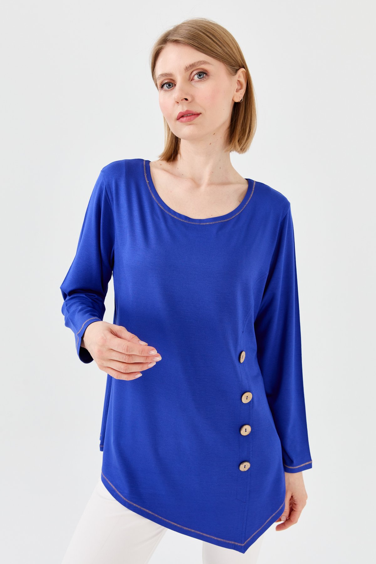 23784Kadın Sıfır Yaka Önü Ahşap Düğmeli Penye Bluz Saks