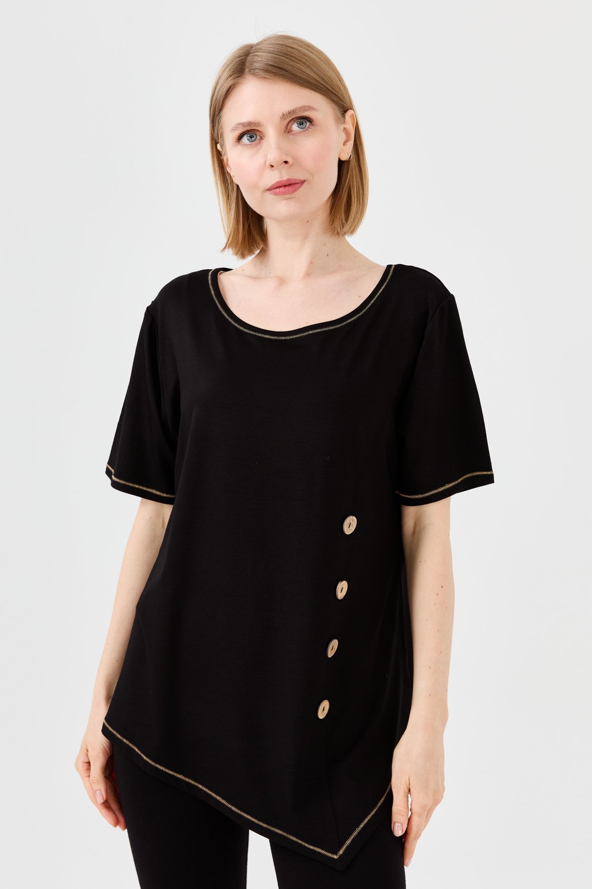 23783Kadın Sıfır Yaka Önü Ahşap Düğmeli Penye T-shirt Siyah