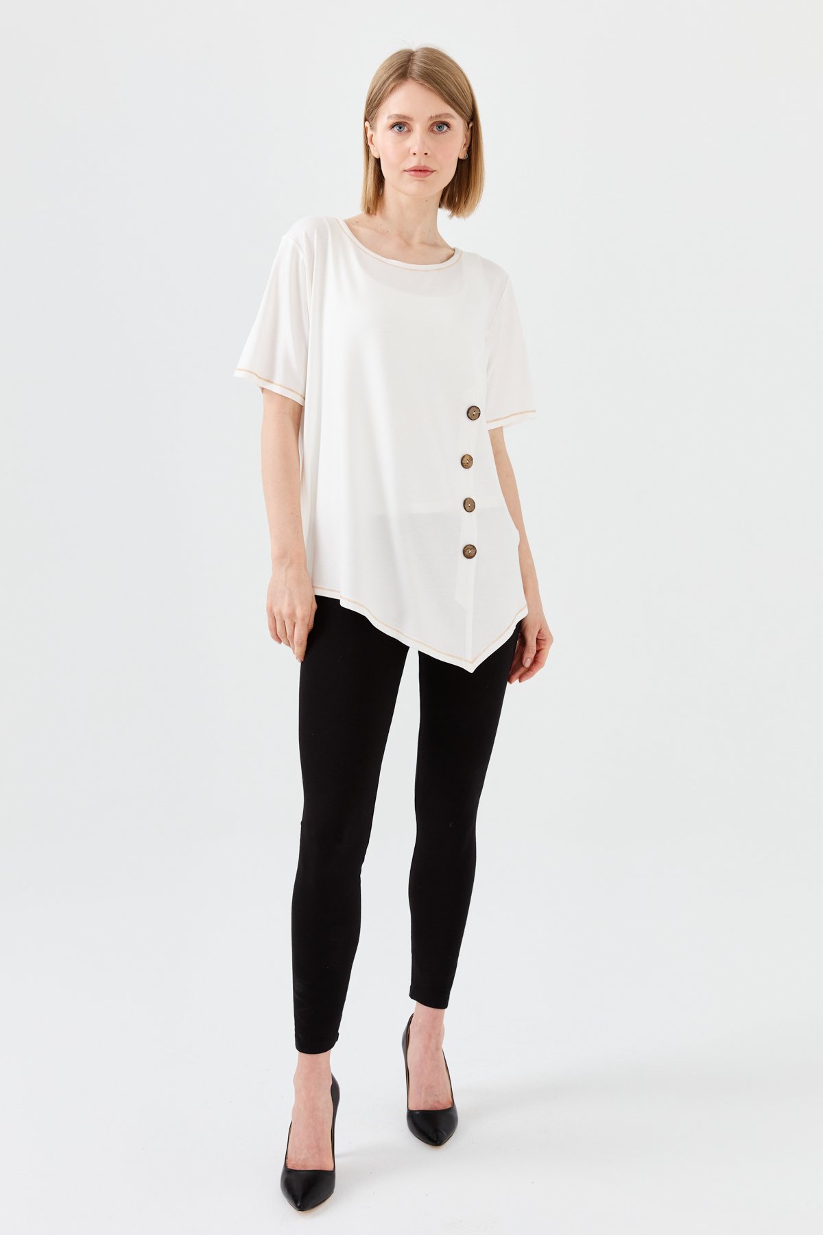 23783Kadın Sıfır Yaka Önü Ahşap Düğmeli Penye T-shirt Kemik