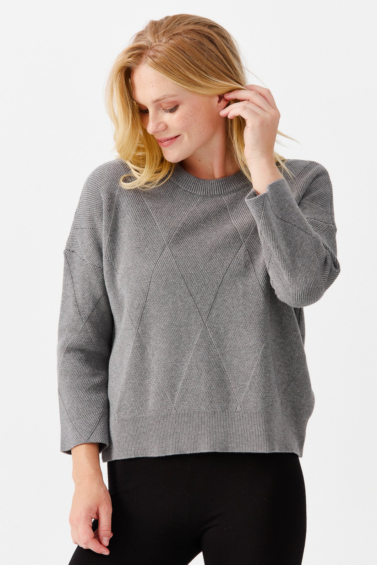 22050Женский короткий свитер с круглым вырезом и узором ромбы спереди, темно серый