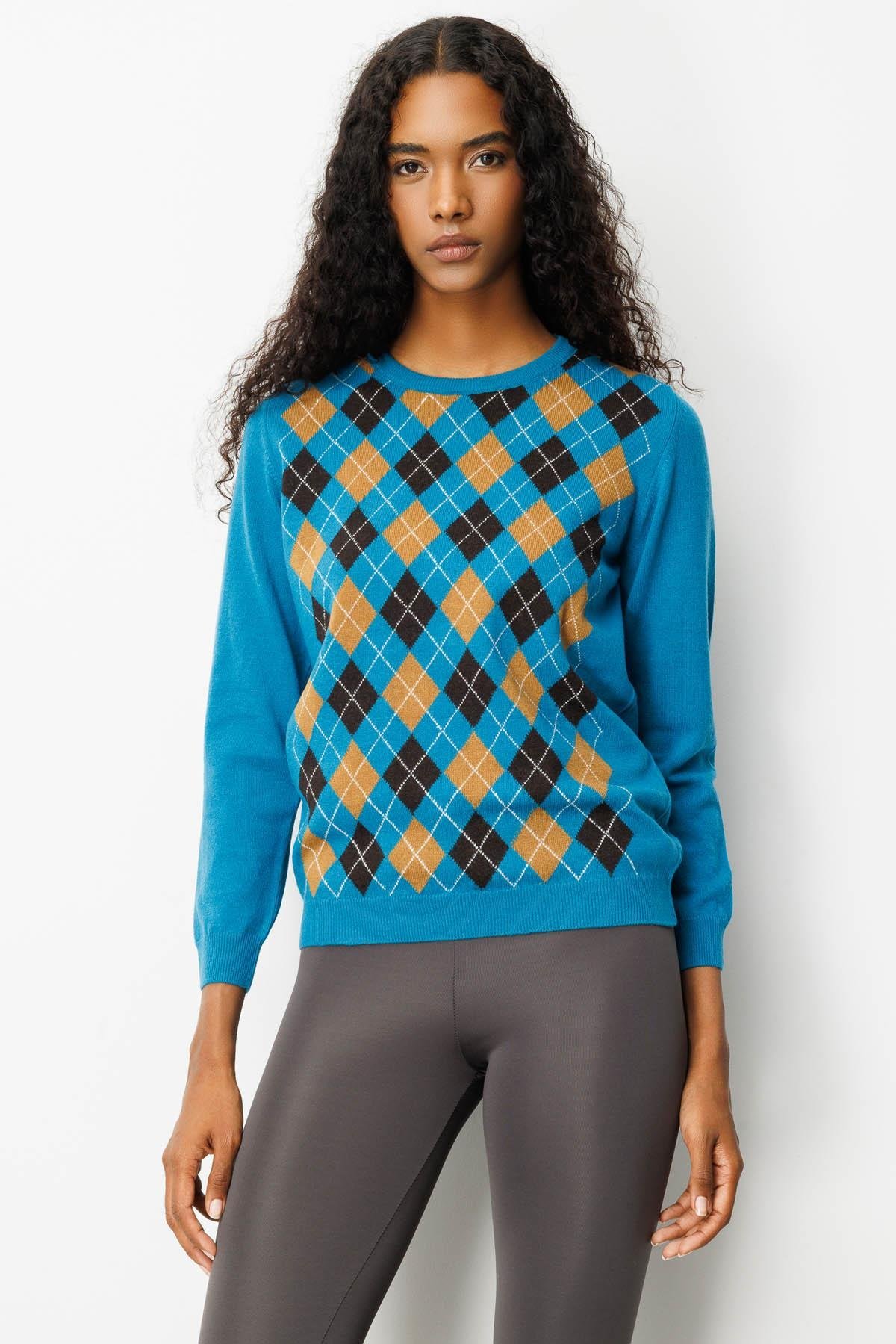 24035Kadın Sıfır Yaka Önü Baklavalı Yün Kazak A.Petrol