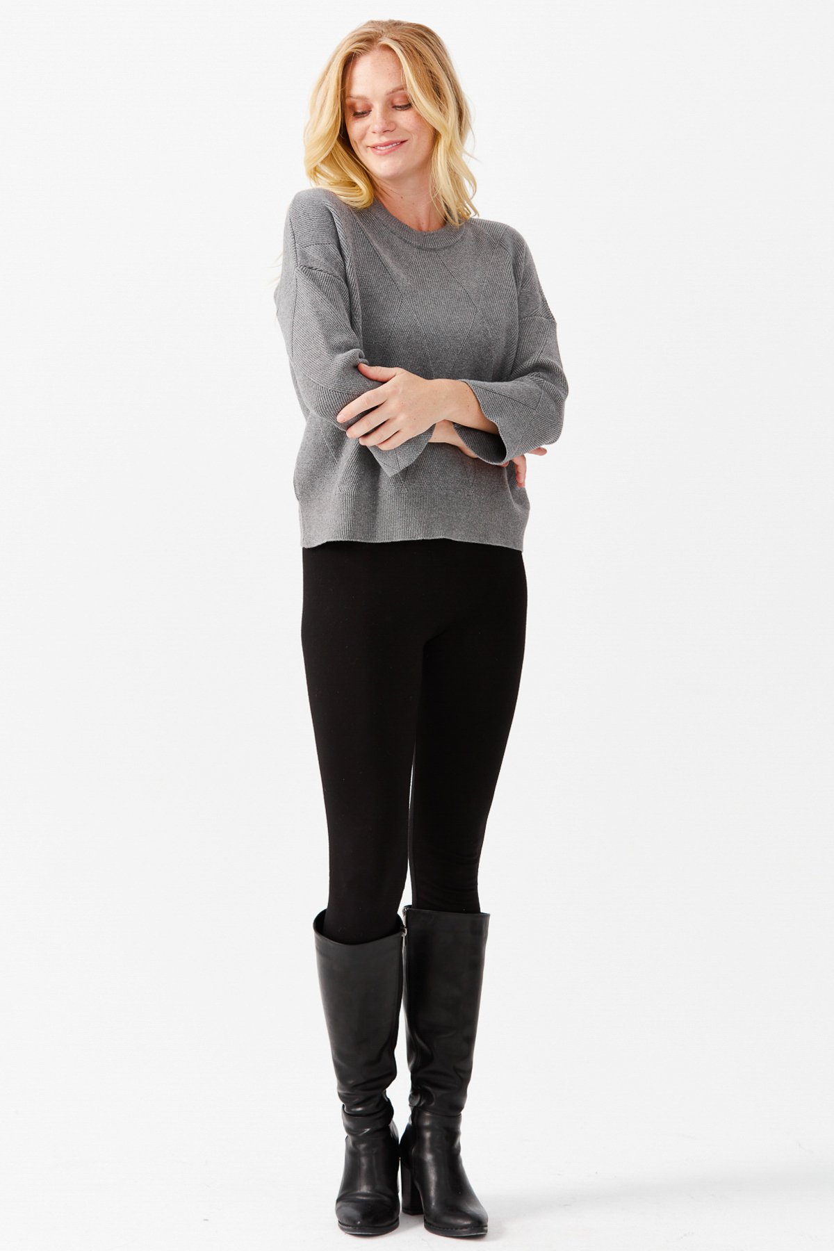 22050Женский короткий свитер с круглым вырезом и узором ромбы спереди, темно серый