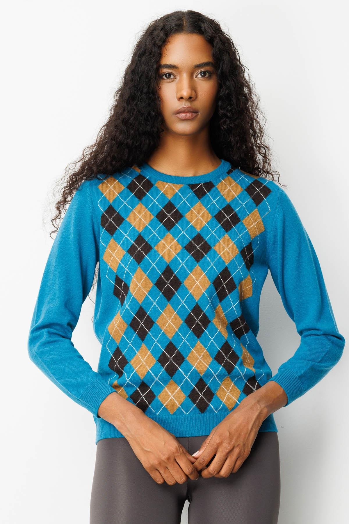 24035Kadın Sıfır Yaka Önü Baklavalı Yün Kazak A.Petrol