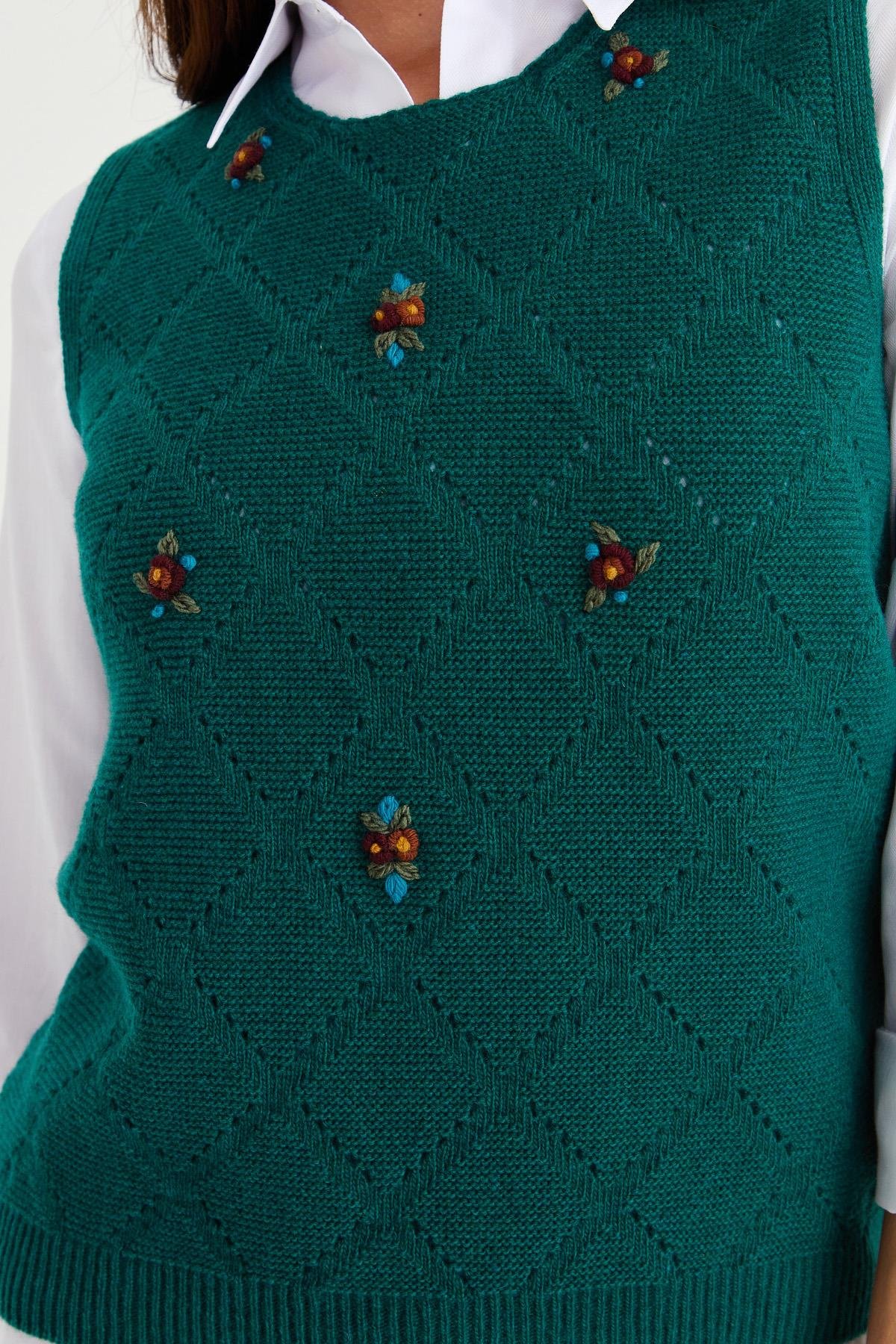 23160Kadın Sıfır Yaka Önü Baklava Linksli Yün Süveter K.Ö.başı