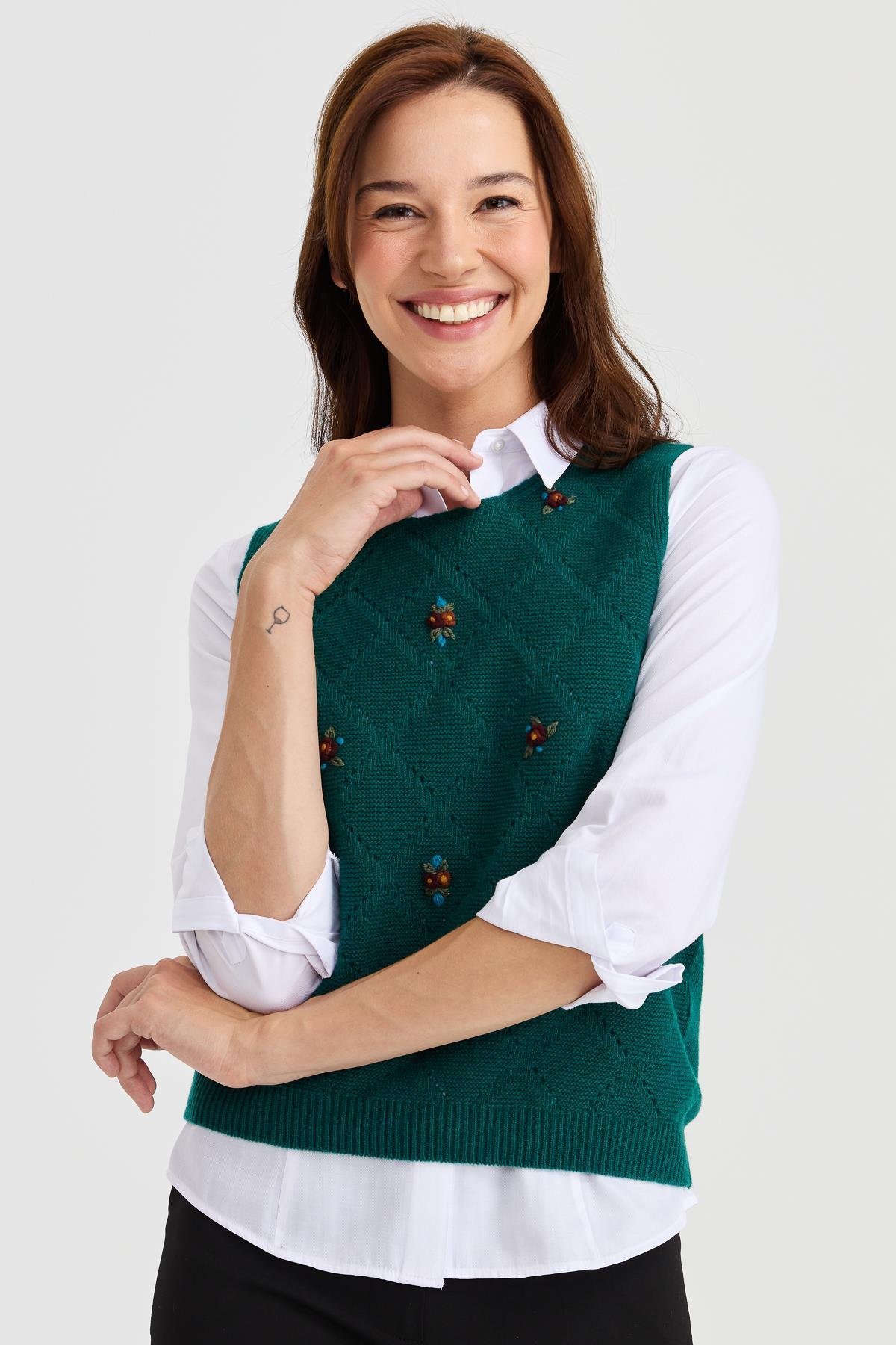 23160Kadın Sıfır Yaka Önü Baklava Linksli Yün Süveter K.Ö.başı