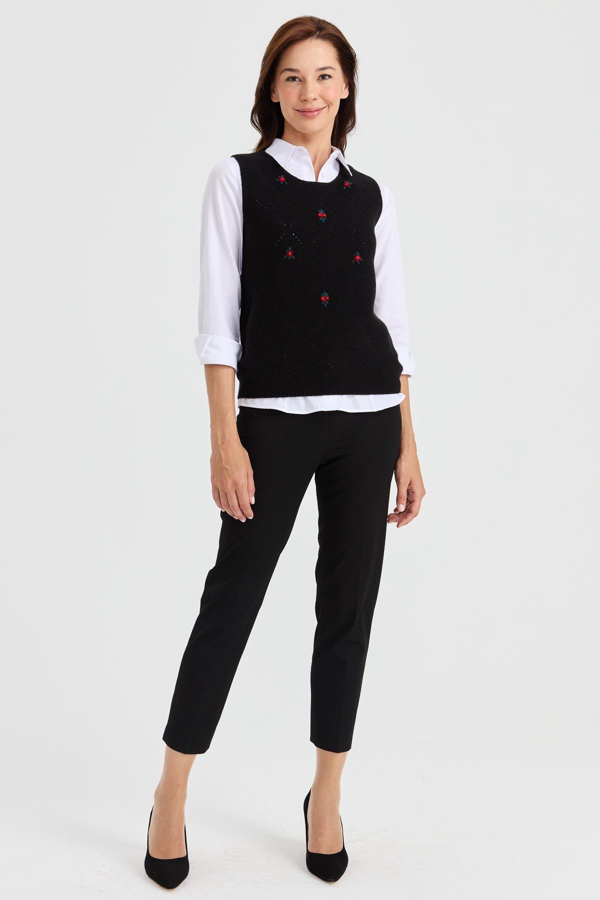 23160Kadın Sıfır Yaka Önü Baklava Linksli Yün Süveter Siyah