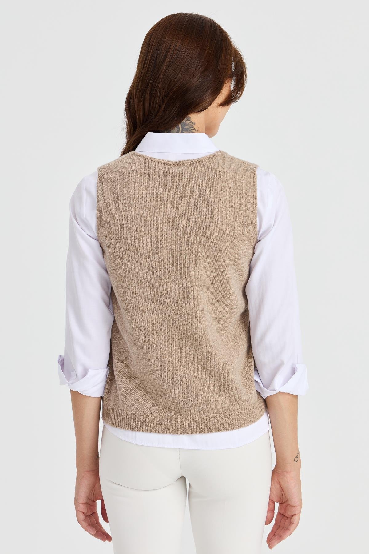 23160Kadın Sıfır Yaka Önü Baklava Linksli Yün Süveter K.Bej