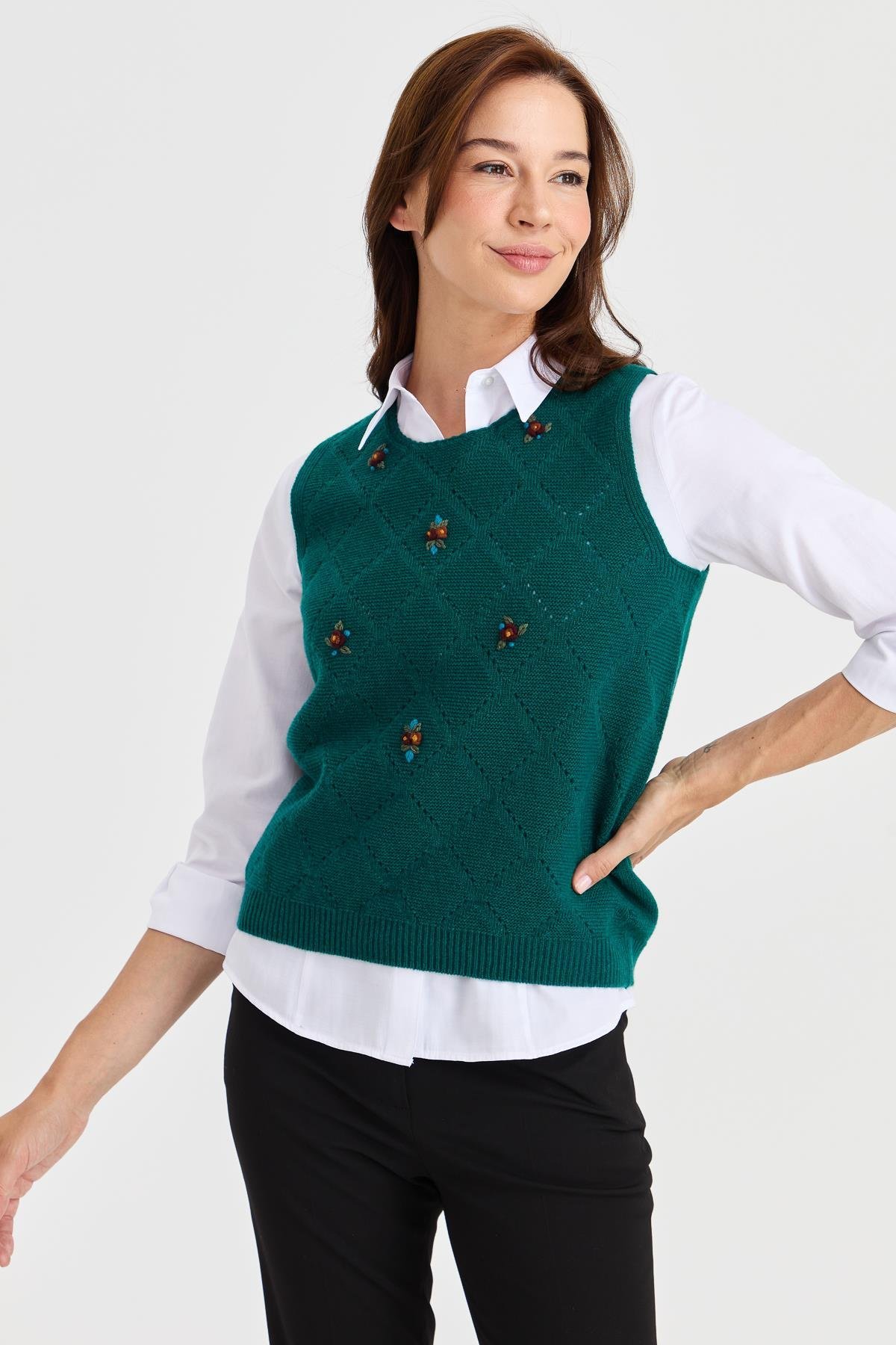 23160Kadın Sıfır Yaka Önü Baklava Linksli Yün Süveter K.Ö.başı