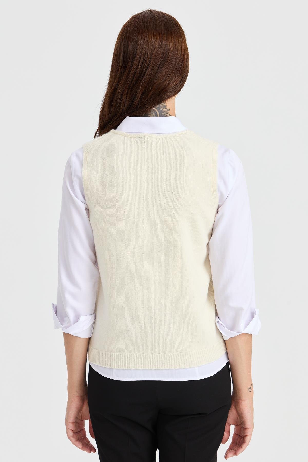 23160Kadın Sıfır Yaka Önü Baklava Linksli Yün Süveter Kemik