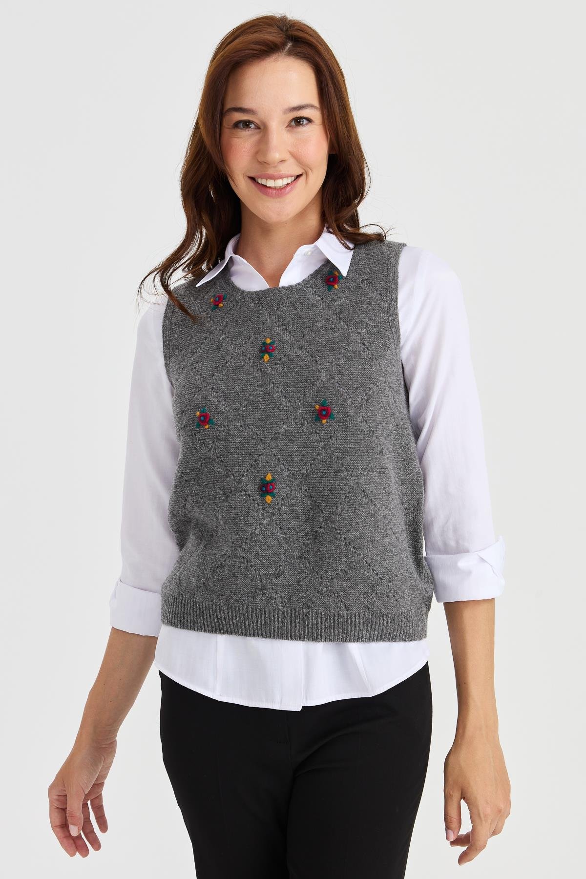 23160Kadın Sıfır Yaka Önü Baklava Linksli Yün Süveter Füme